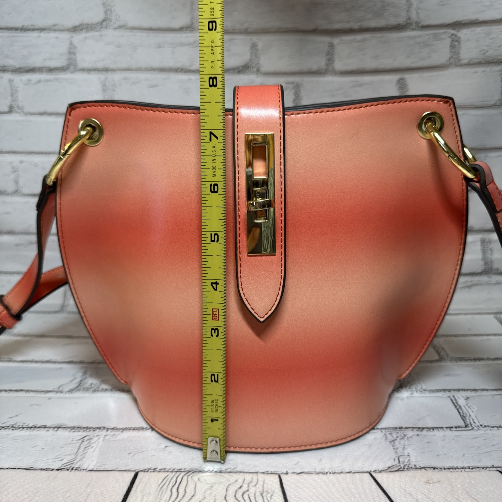 Beautiful bright stylish handbag color orange Unknown brand 7.5″H * 9″W