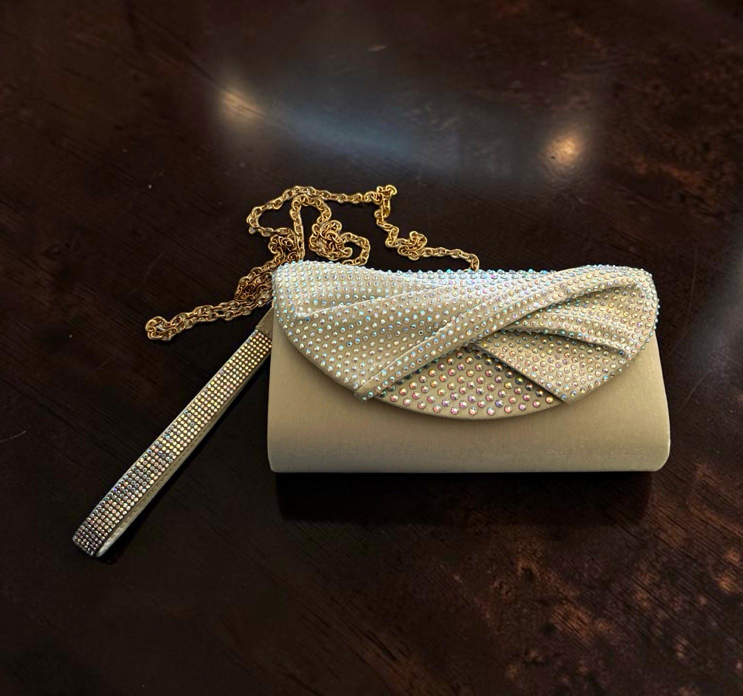 Jessica McClintock Ivory Rhinestone Clutch Detachable Gold Chain Wrist Strap
