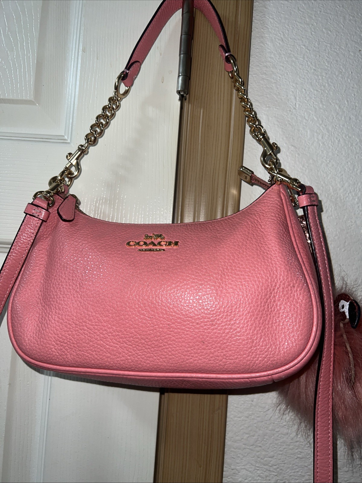 Coach Women Pink Shoulder Bag With Crossbody Strap CA209