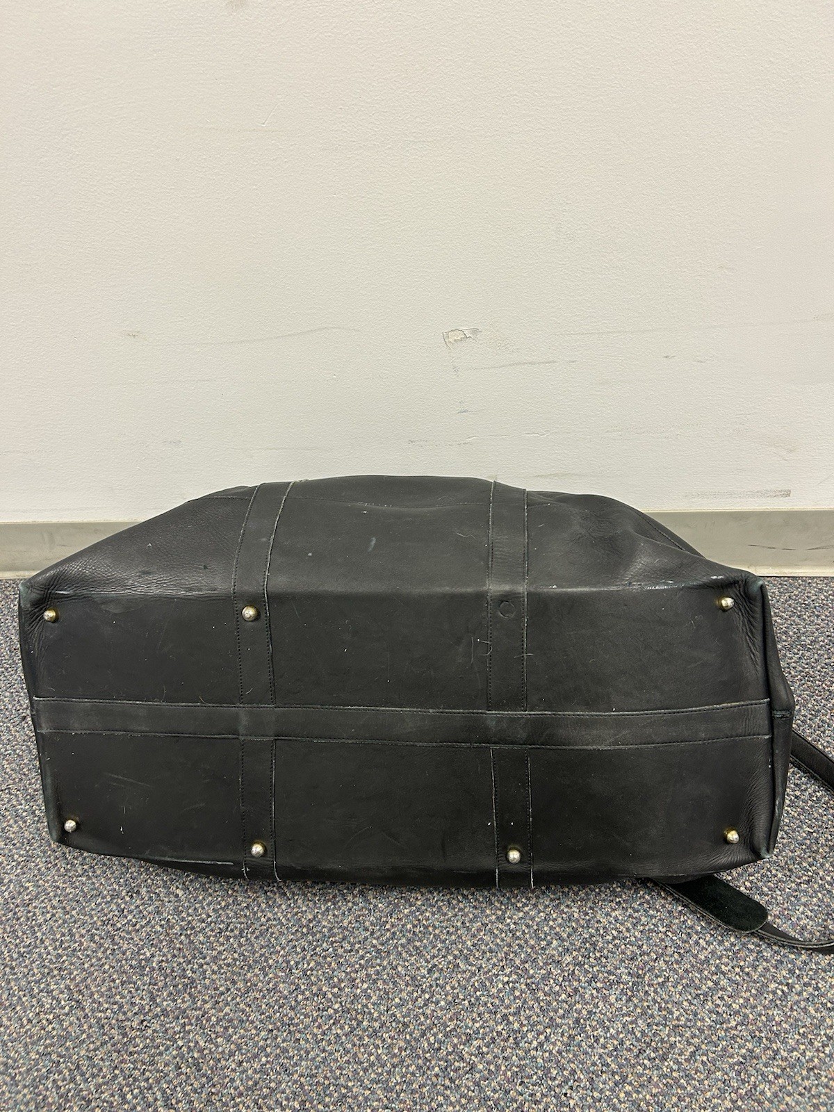 Vtg Coach duffle Bag, German Hook, Black, shldrstrap, USA made, cowhide 26x15x10
