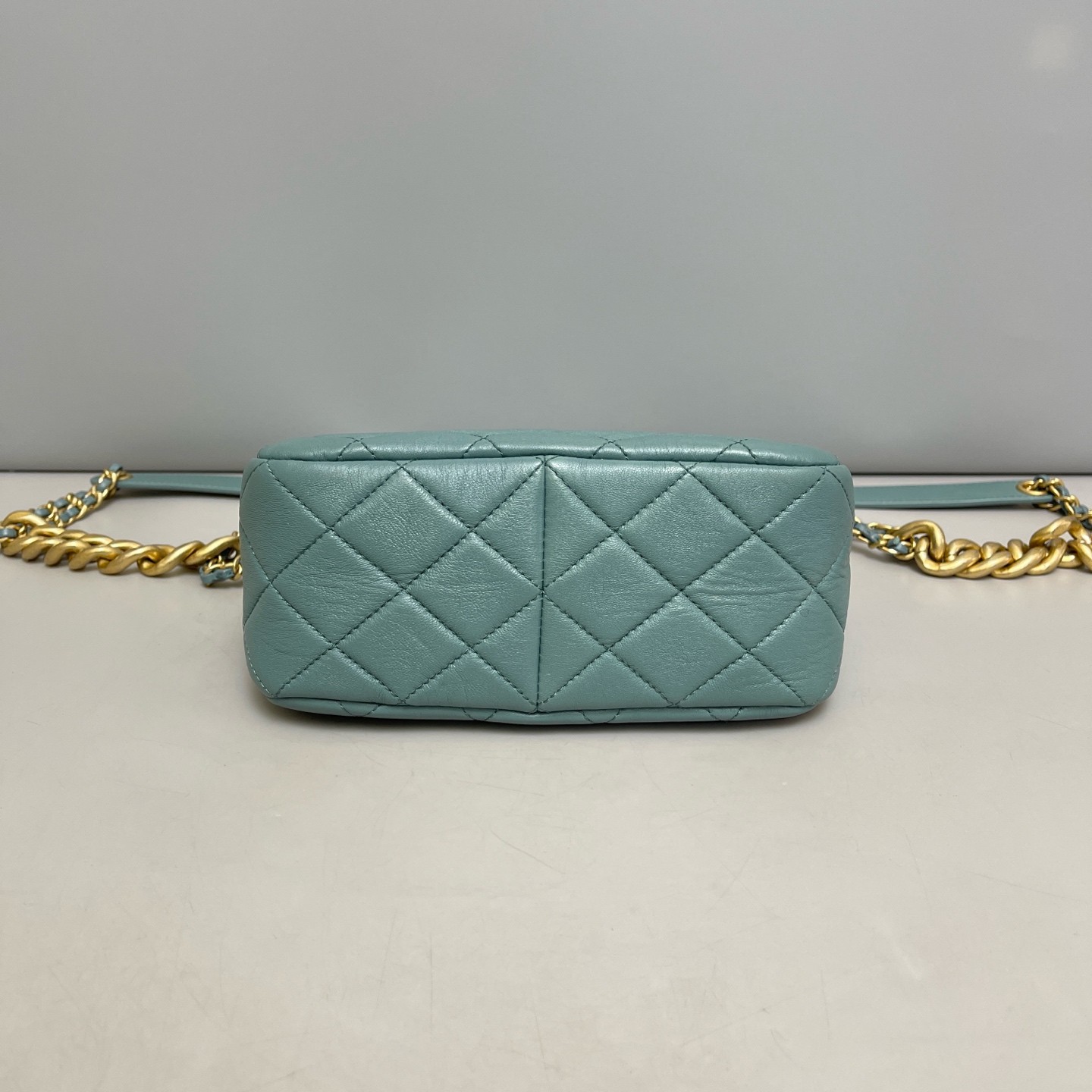 Chanel Quilted Hobo Dusty Blue Calfskin (kc071426a3r)
