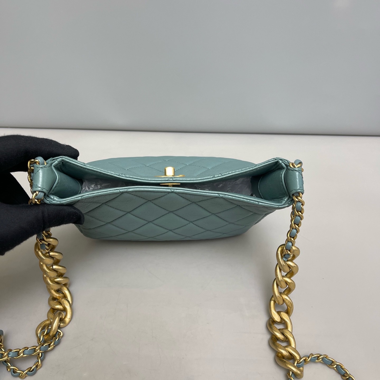 Chanel Quilted Hobo Dusty Blue Calfskin (kc071426a3r)