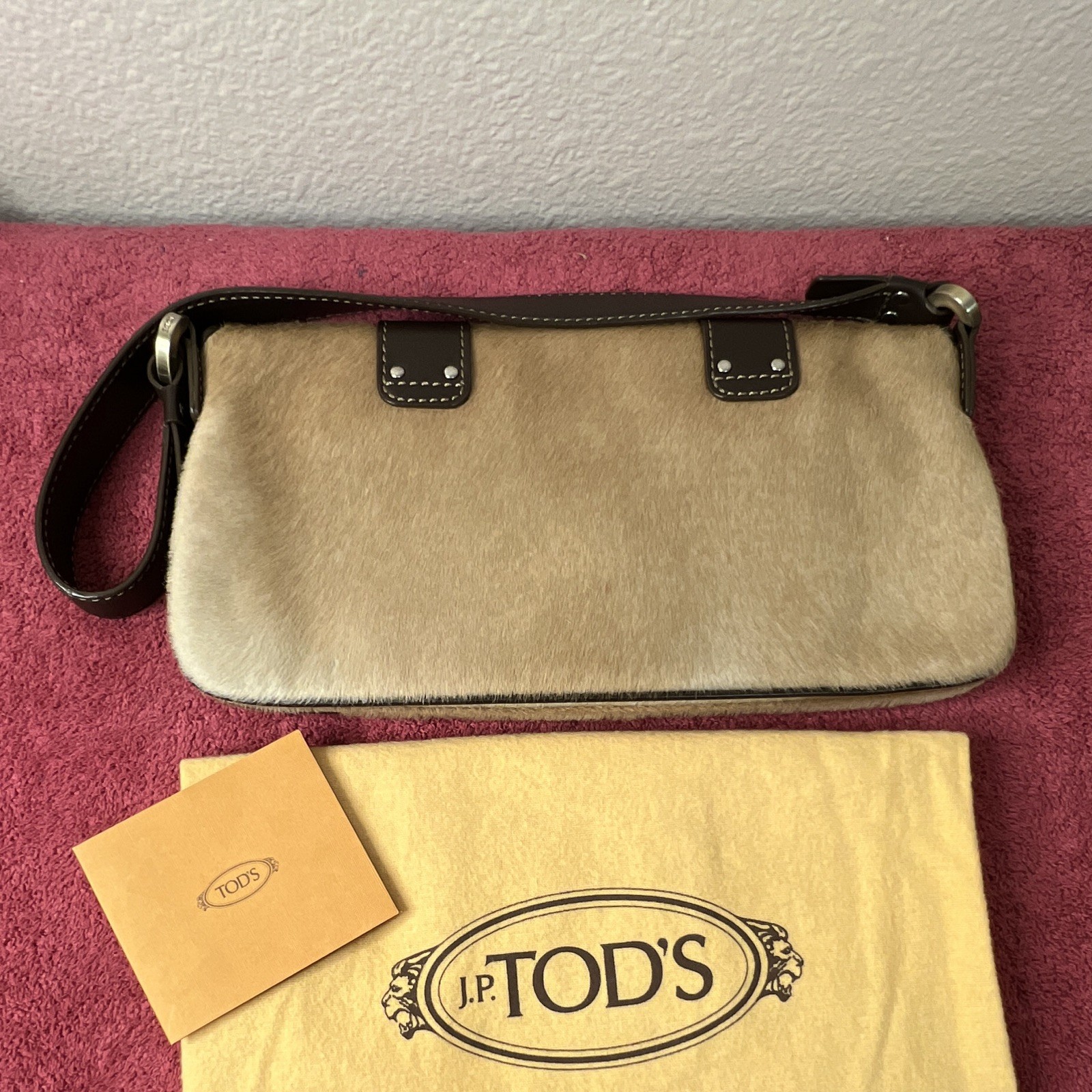 Tod’s Beige/Brown Solid Shoulder Bag magnetic Closure Rosegold Hardware Dust Bag