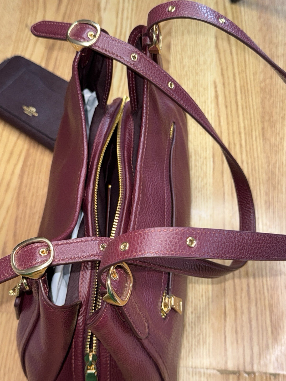 Coach Burgundy Medium Crescent Erin Shoulder Bag Zip Pockets Gold w/ Wallet
