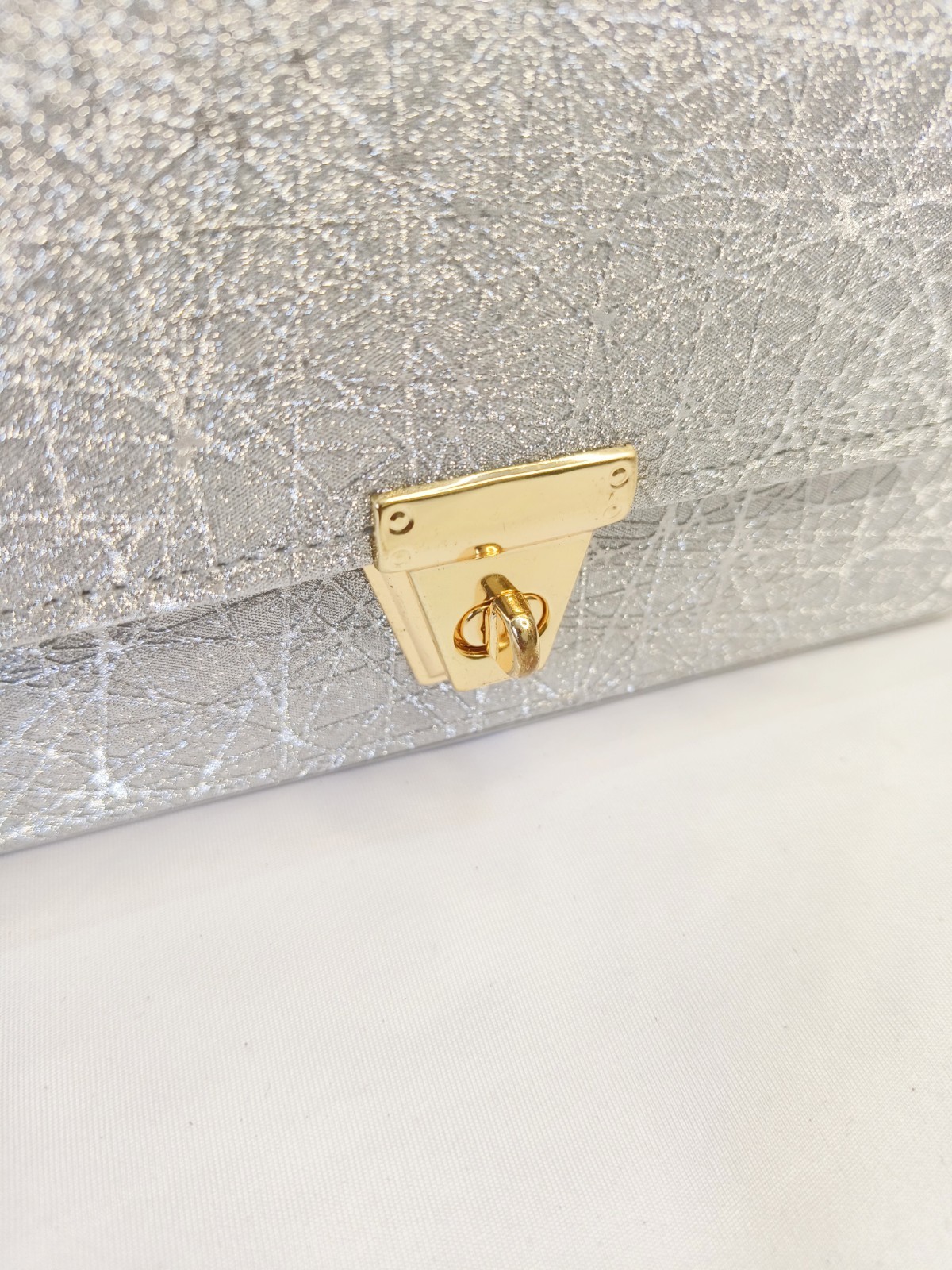 Elegant Silver Glitter Clutch Purse for Women | Evening Bag with Gold Chain