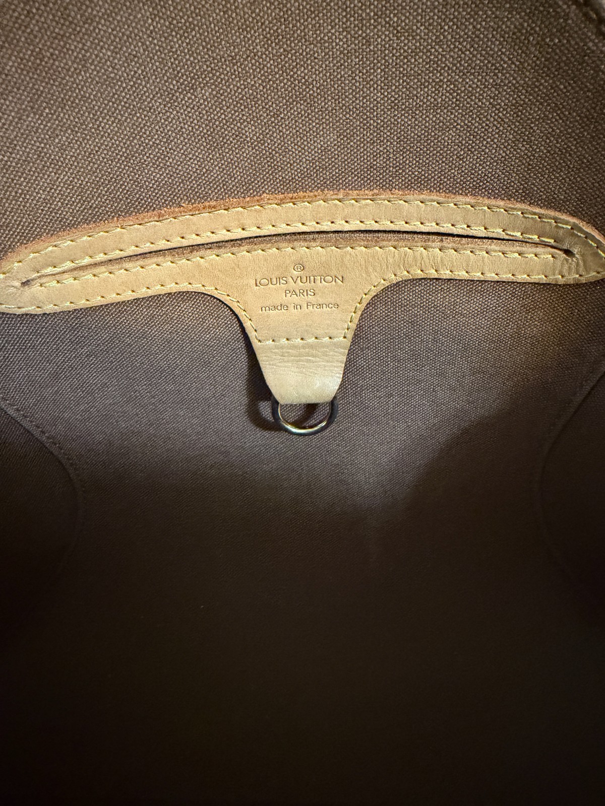 Authentic Louis Vuitton Ellipse MM Monogram Handbag Made in France Vintage 2004