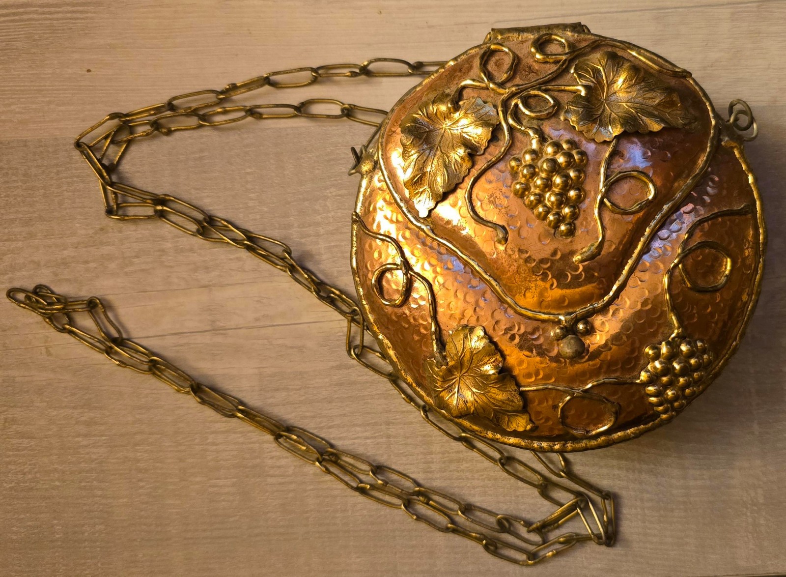 Hammered Copper Tone Grapevine Purse Brass Leaf Chain Shoulder Handbag