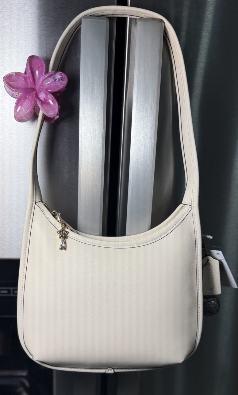 Coach Curve Zip Style #CAF11 Brand New with Tags Added A Coach Zipper Pull New