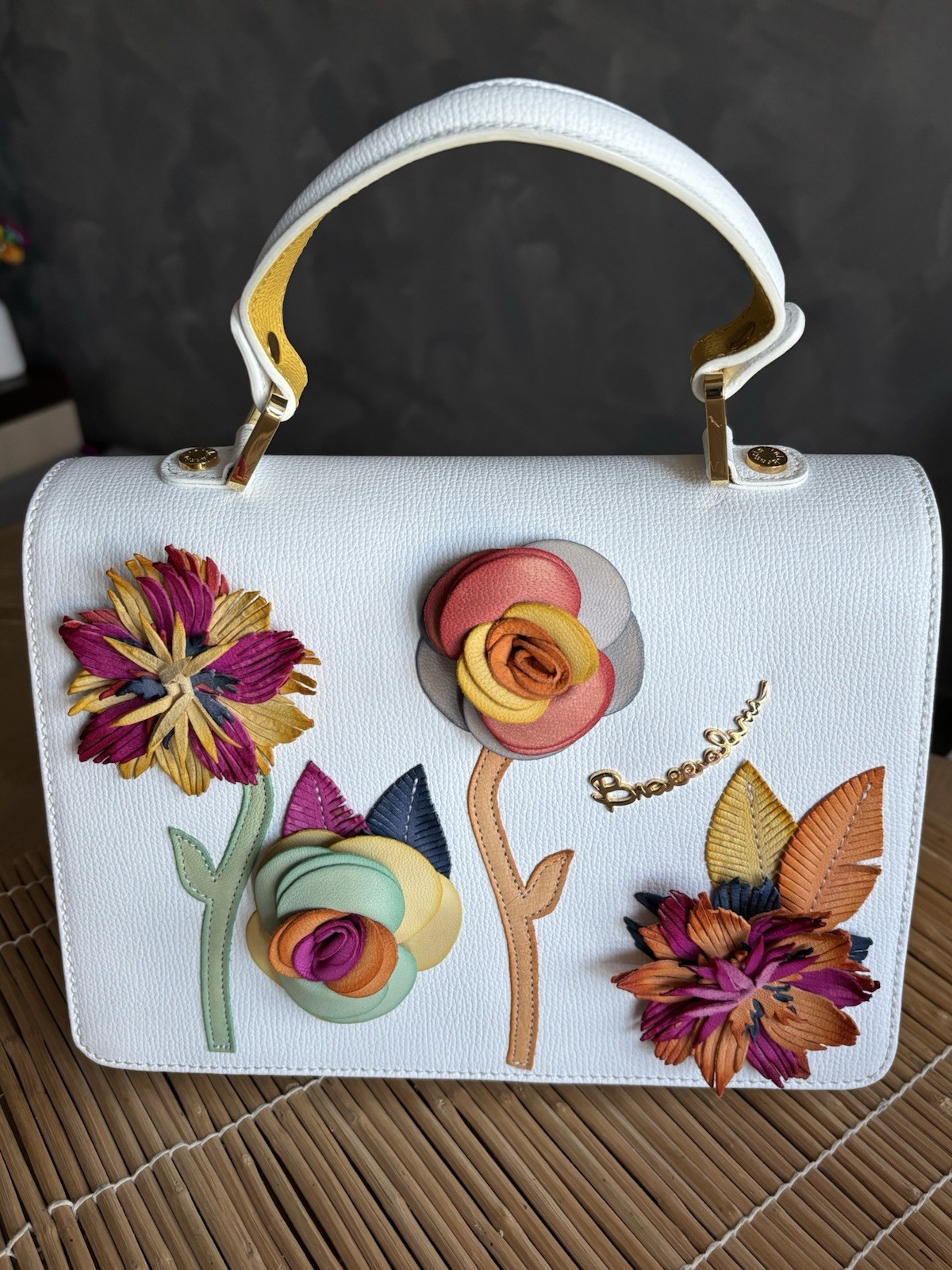 Gorgeous Penelope White Leather 3D Flowers Bracelets Bag NEW