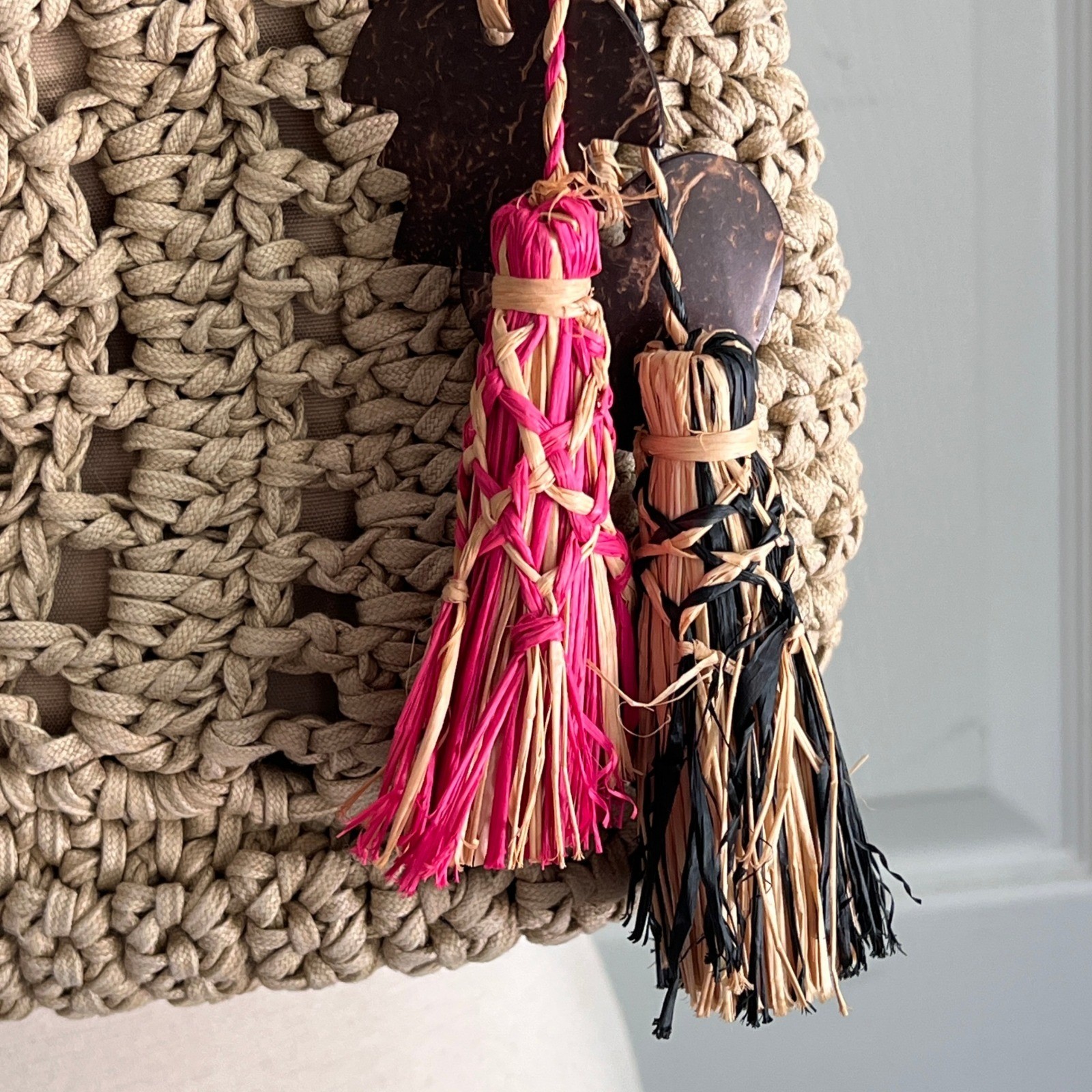 Emma Rose Crochet Straw Summer Handbag Bag Tan Medallion Boho Summer Tassel