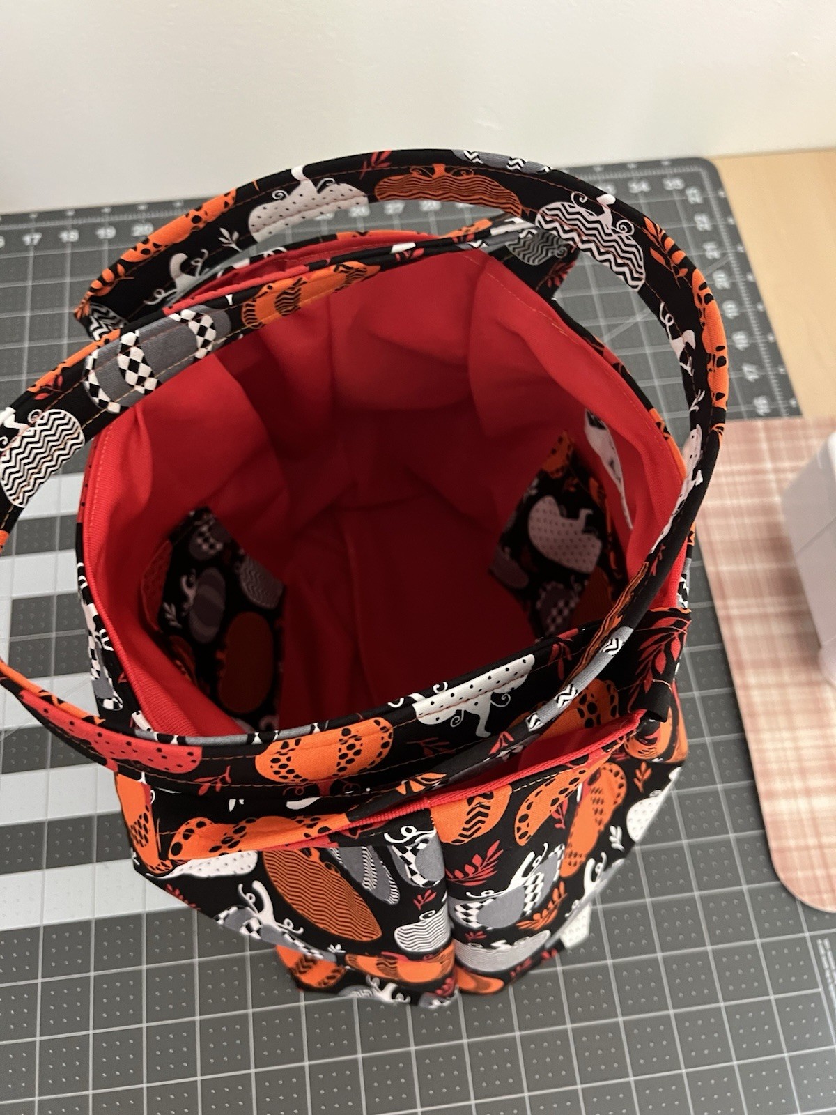 Handmade Pleated Pumpkin Print Halloween Bag w/ Handles, Orange Lining w/2 Pockt