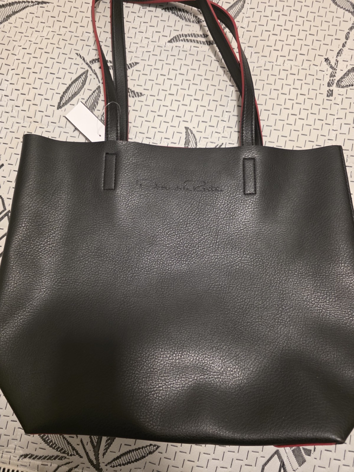 Oscar de la Renta Black Pebbled Solid Tote Bag w/ Double Handles Red Lining