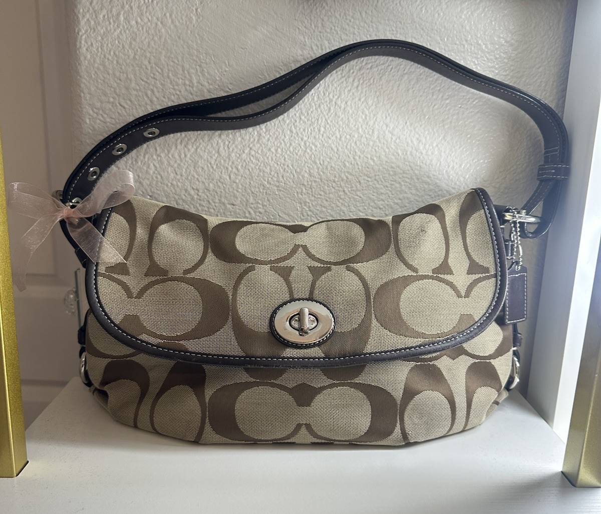 Coach VINTAGE shoulder bag beige and brown signature C monogram design