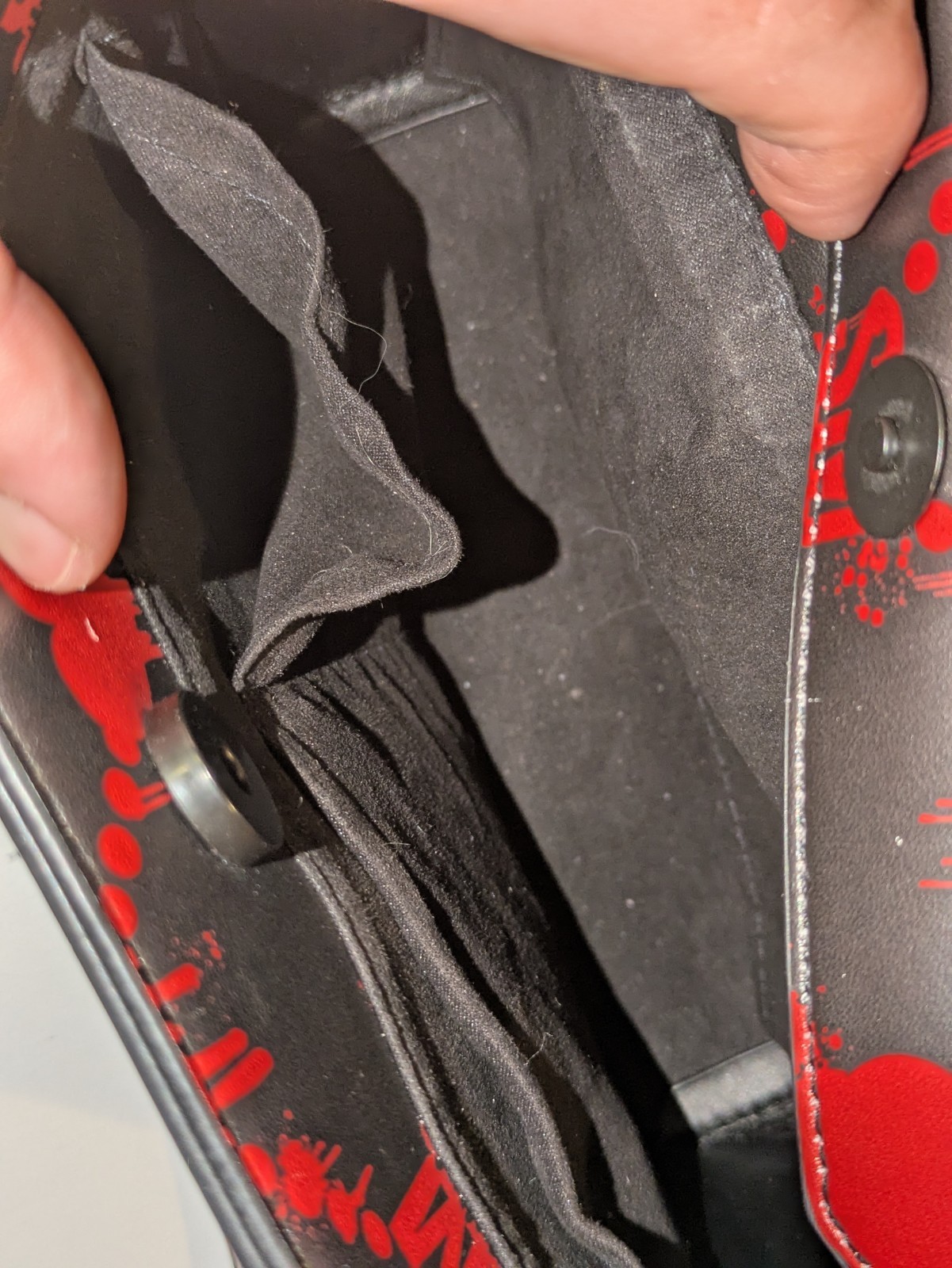 Steve Madden 4 Piece Crossbody Bag Wallet Coin Purse Set Black Red Hearts