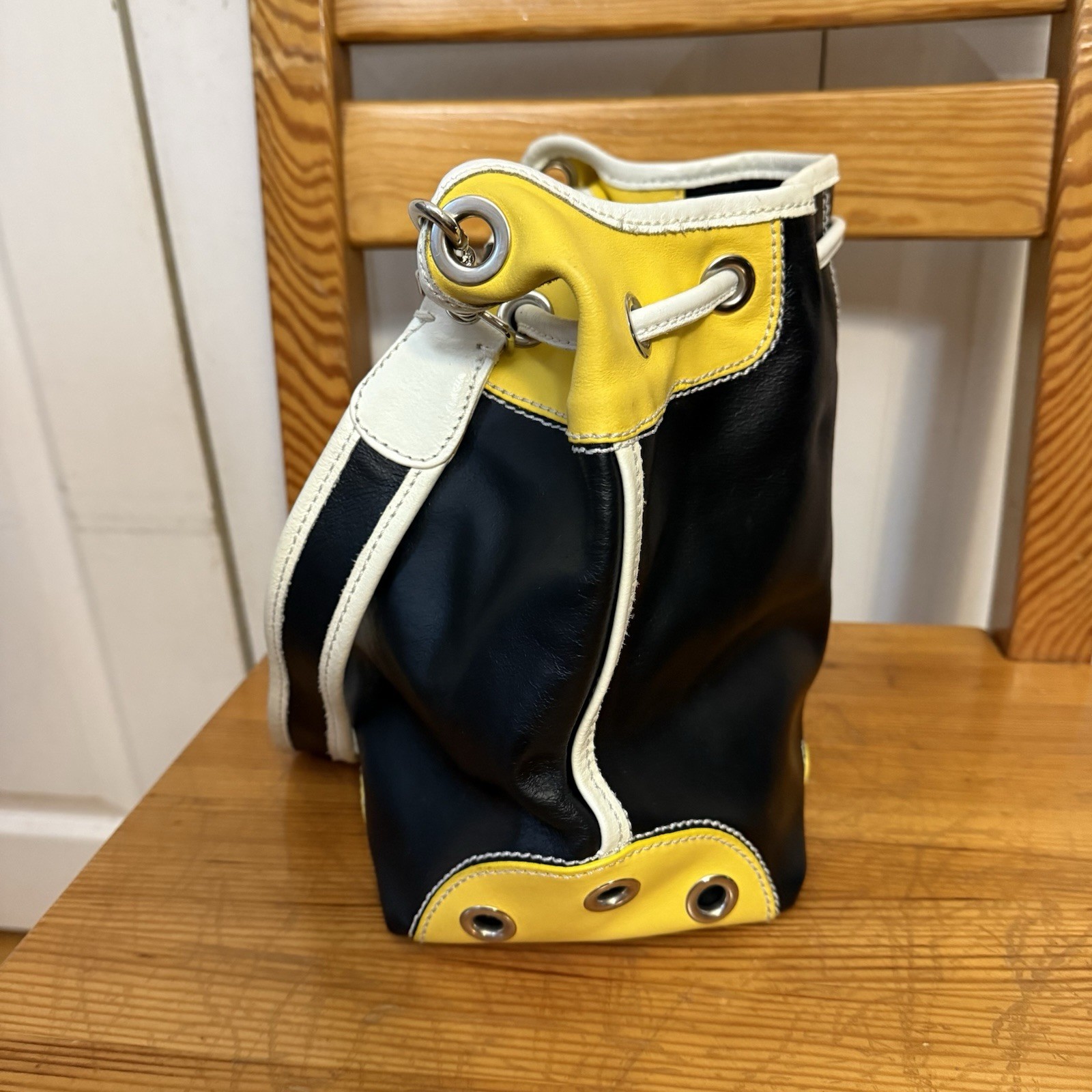 NICOLI made in Italy Black and Yellow Leather Shoulder Bucket Purse Bag