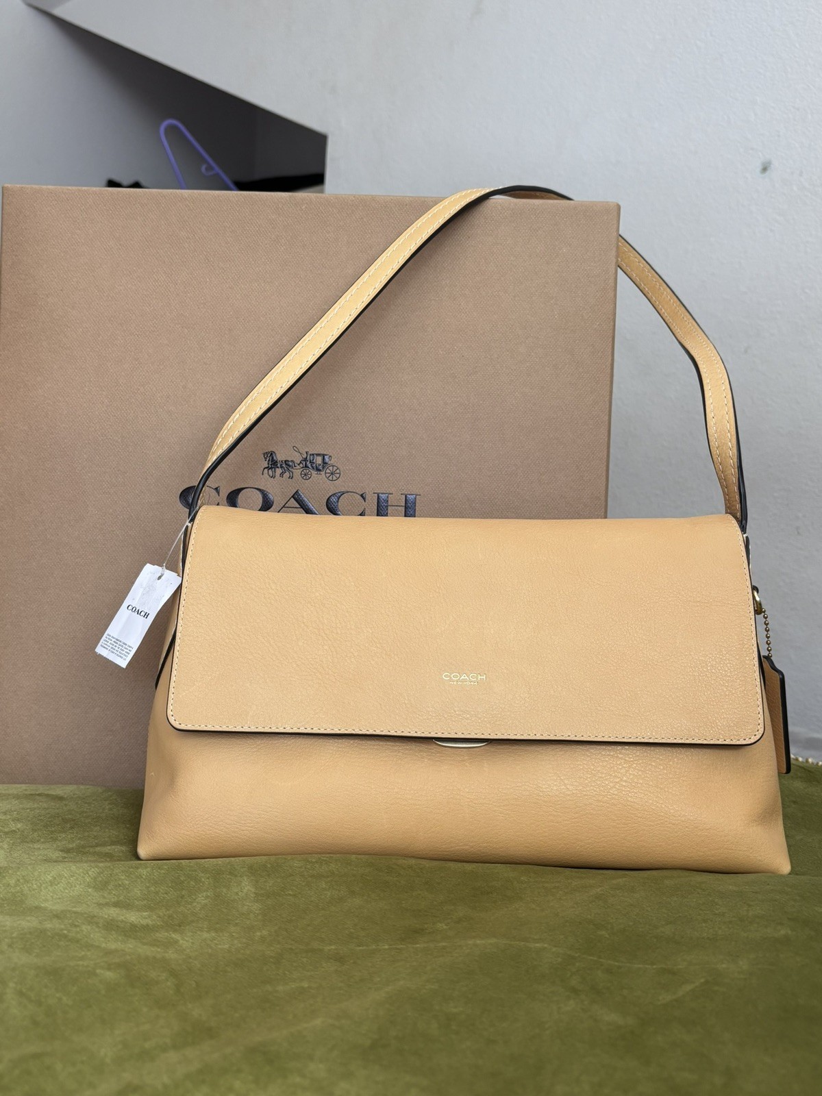 Coach Chelsea 30 grain Leather Brass/Vanilla