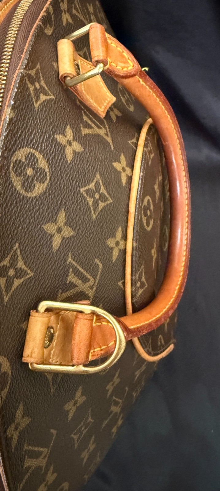 Authentic Louis Vuitton Ellipse MM Monogram Handbag Made in France Vintage 2004