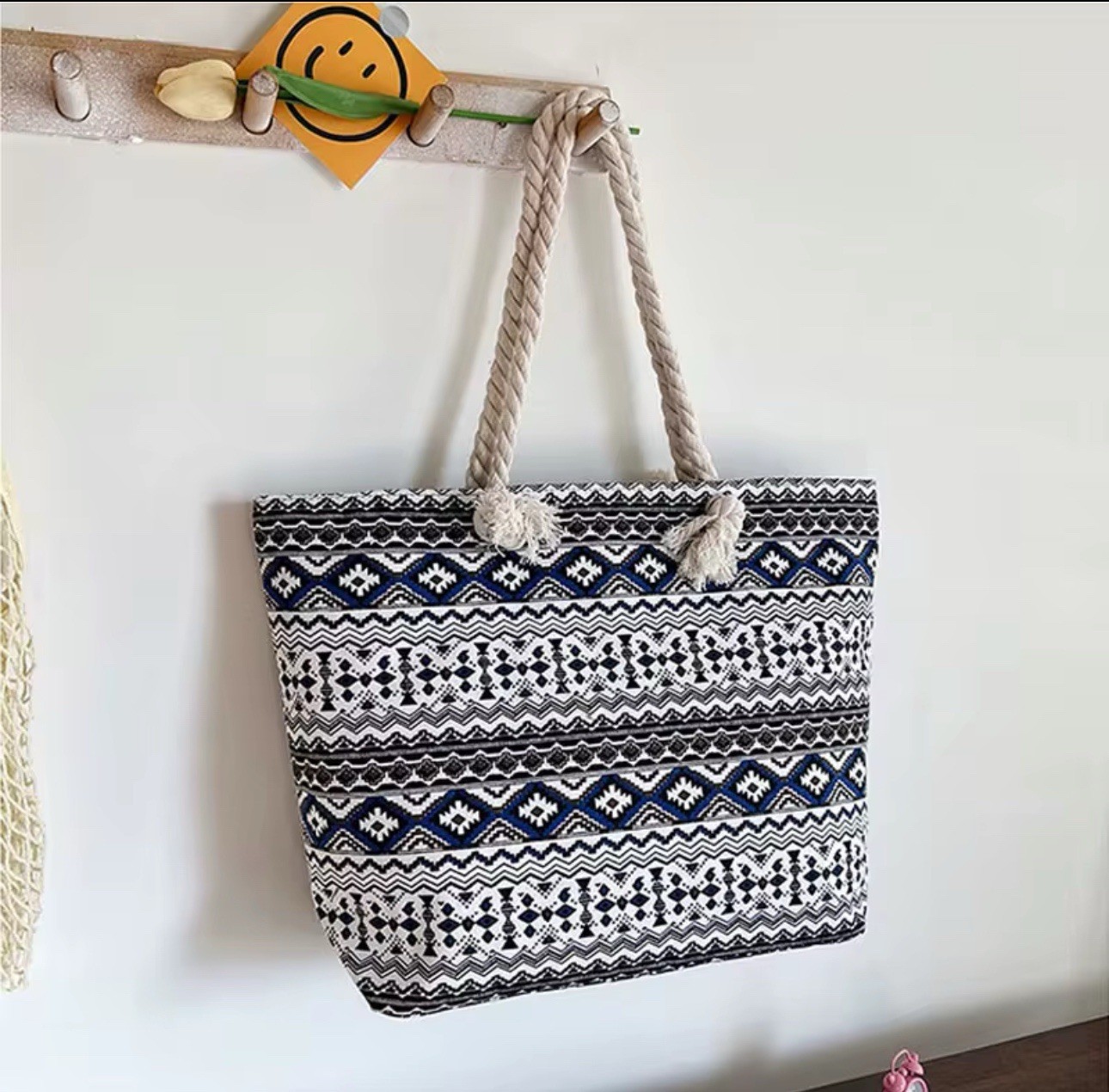 Women’s Multicolor Graphic Print Tote Bag Rope Double Handles with Bag Charm