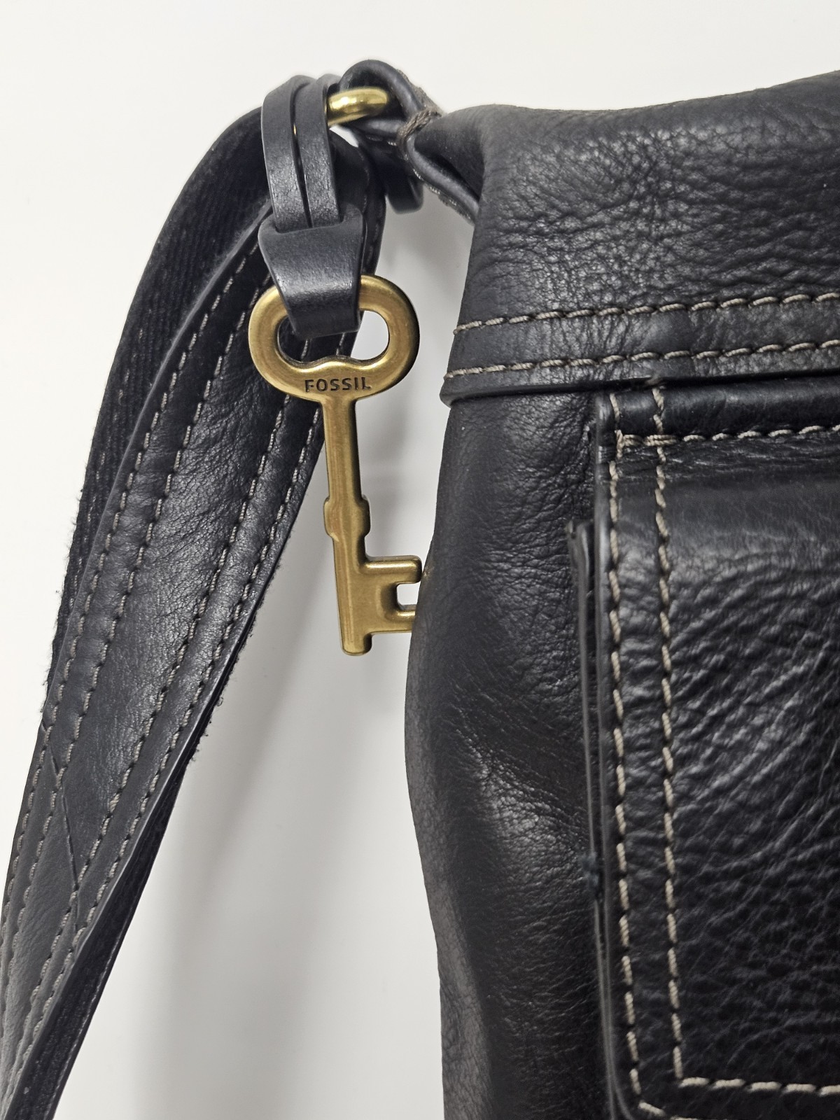 Fossil V2107 Black Cargo Crossbody Hobo Handbag