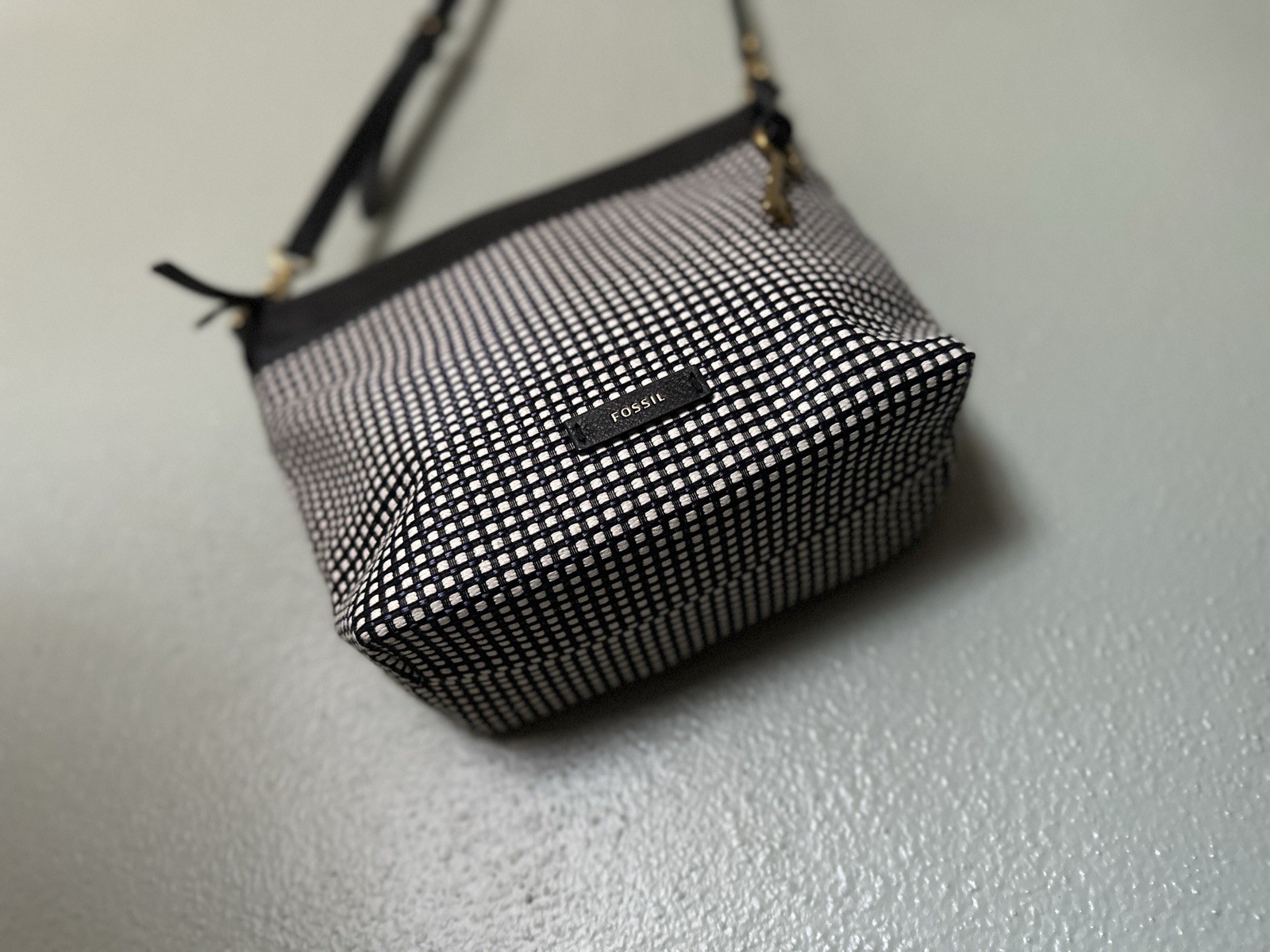 🗝️Fossil Women’s Fiona Large Crossbody Purse Handbag Black Key Pattern🗝️Charm