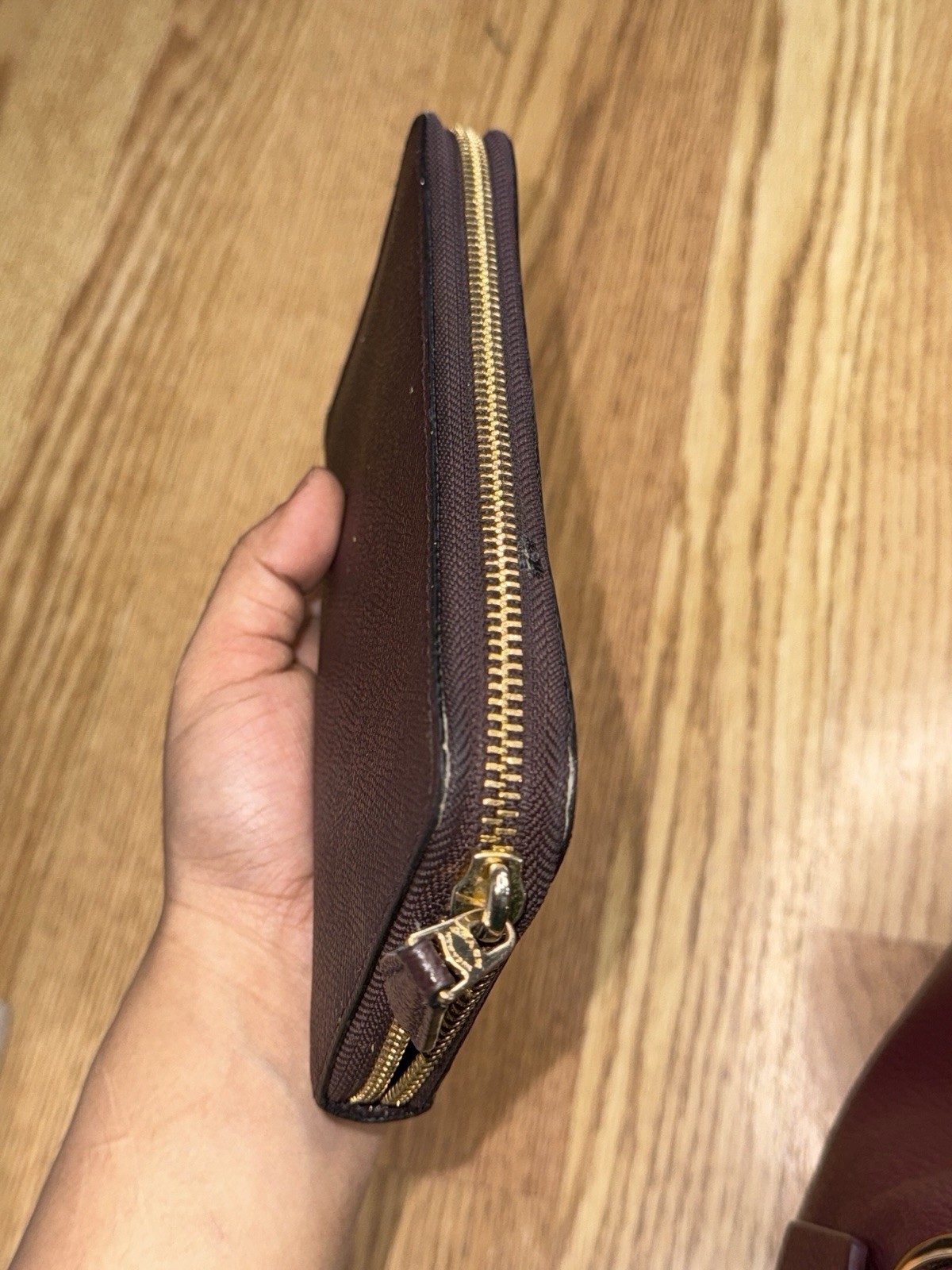 Coach Burgundy Medium Crescent Erin Shoulder Bag Zip Pockets Gold w/ Wallet