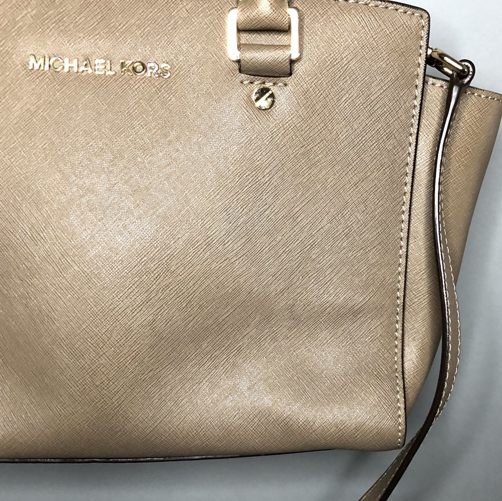 Michael Kors Selma Satchel Crossbody Bag Beige Saffiano Leather Zip Closure