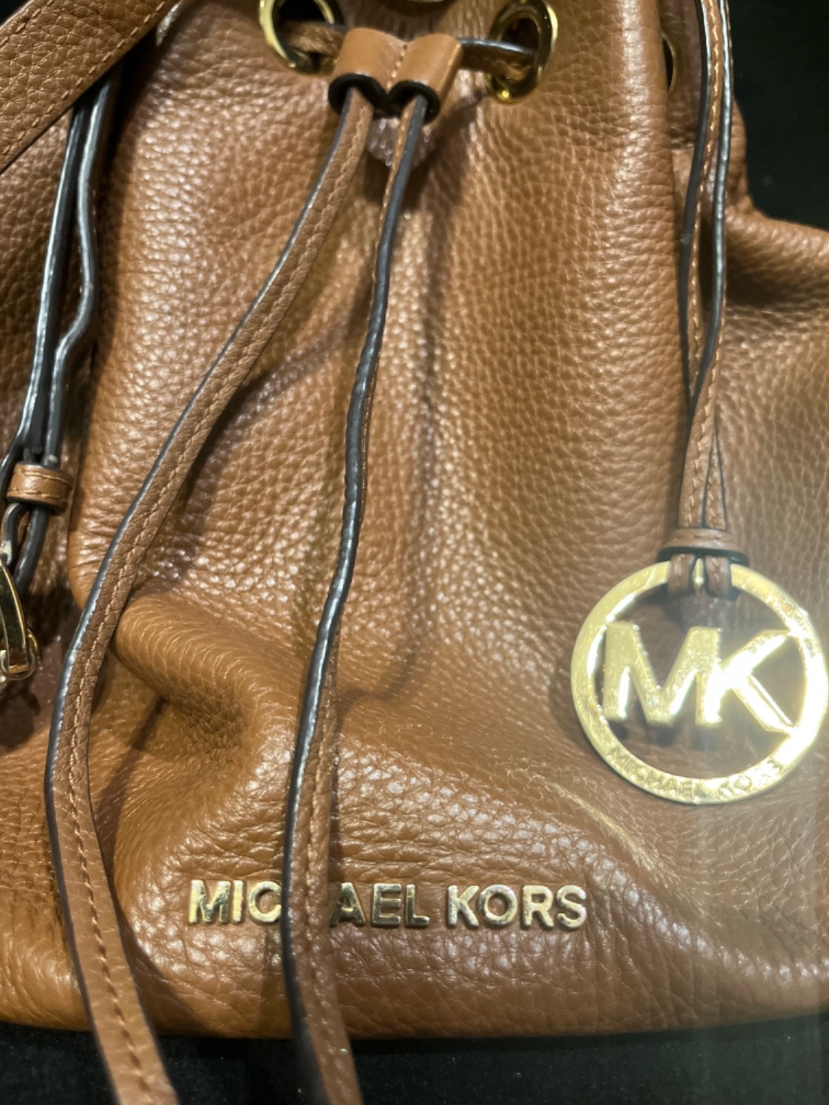 Michael Kors Jules Drawstring Bucket Bag pebbled Brown Leather Medium