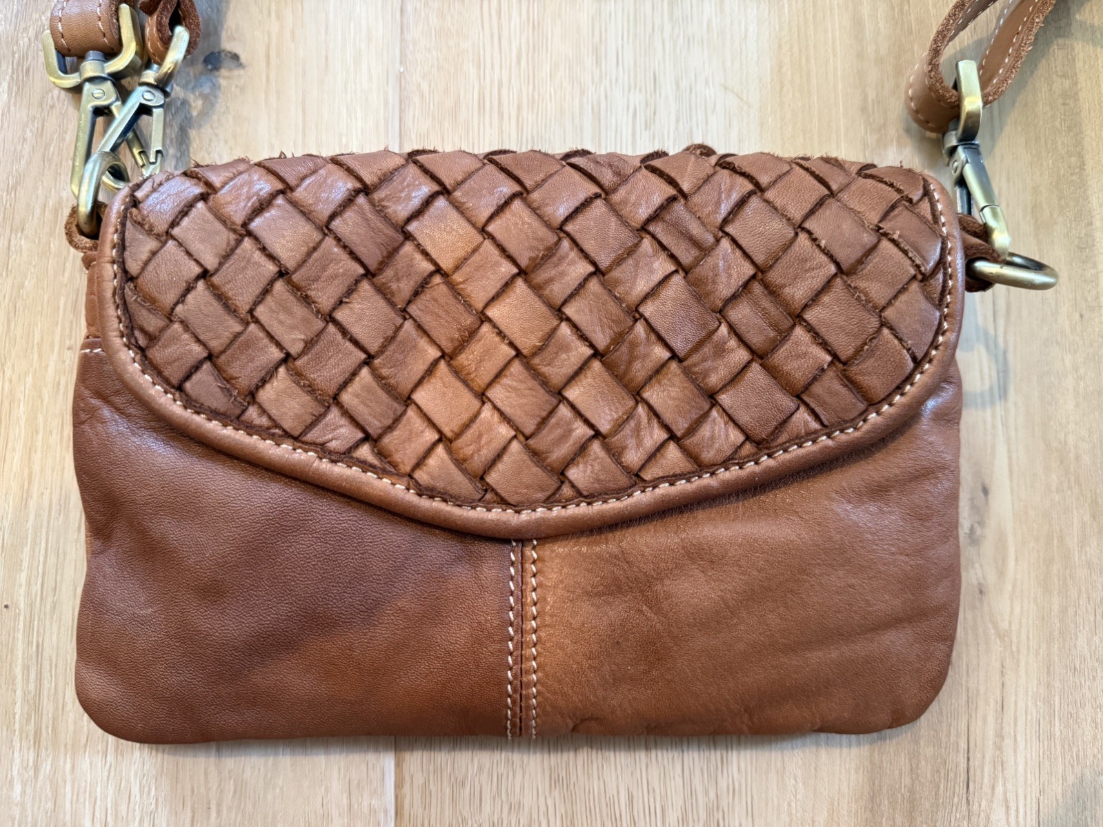 Lusher Italy Brown Woven Leather Crossbody Shoulder Bag Braided Flap Purse