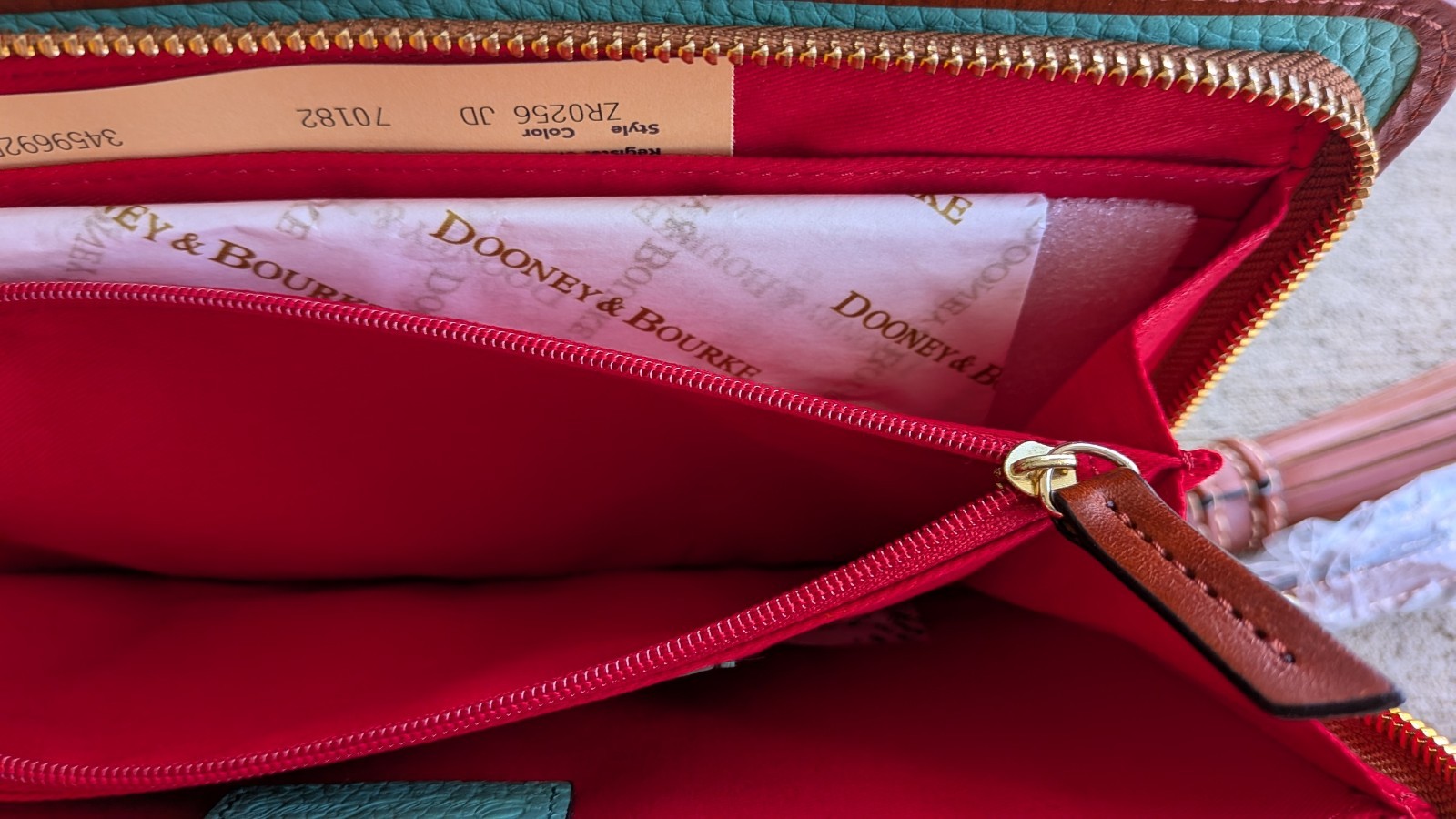 Dooney & Bourke Jade Green 💚 Pebble Grain Large Alice Wristlet 💚Clutch Wallet
