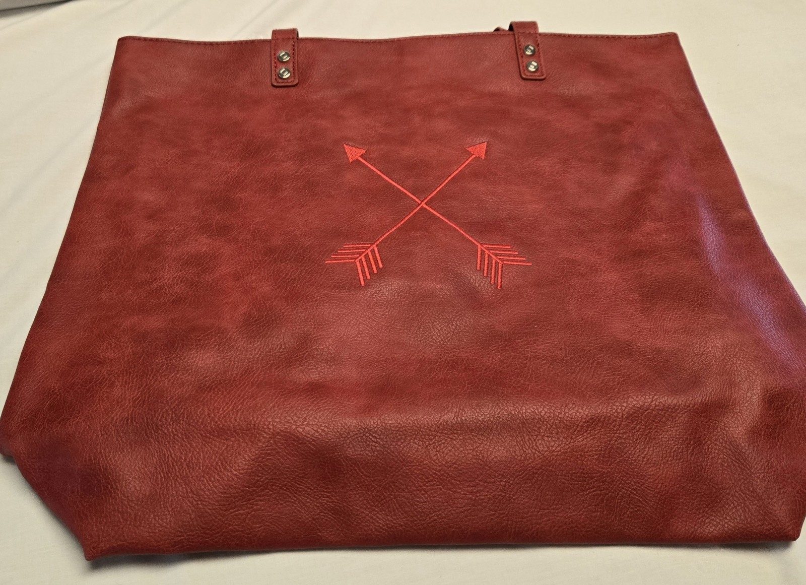 Thirty One Around Town Tote Fashion Bag Red With Arrows Brand New!!
