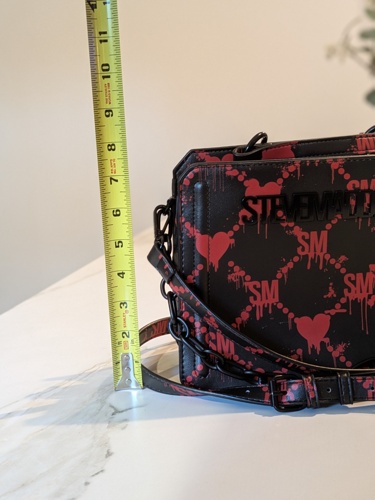 Steve Madden 4 Piece Crossbody Bag Wallet Coin Purse Set Black Red Hearts