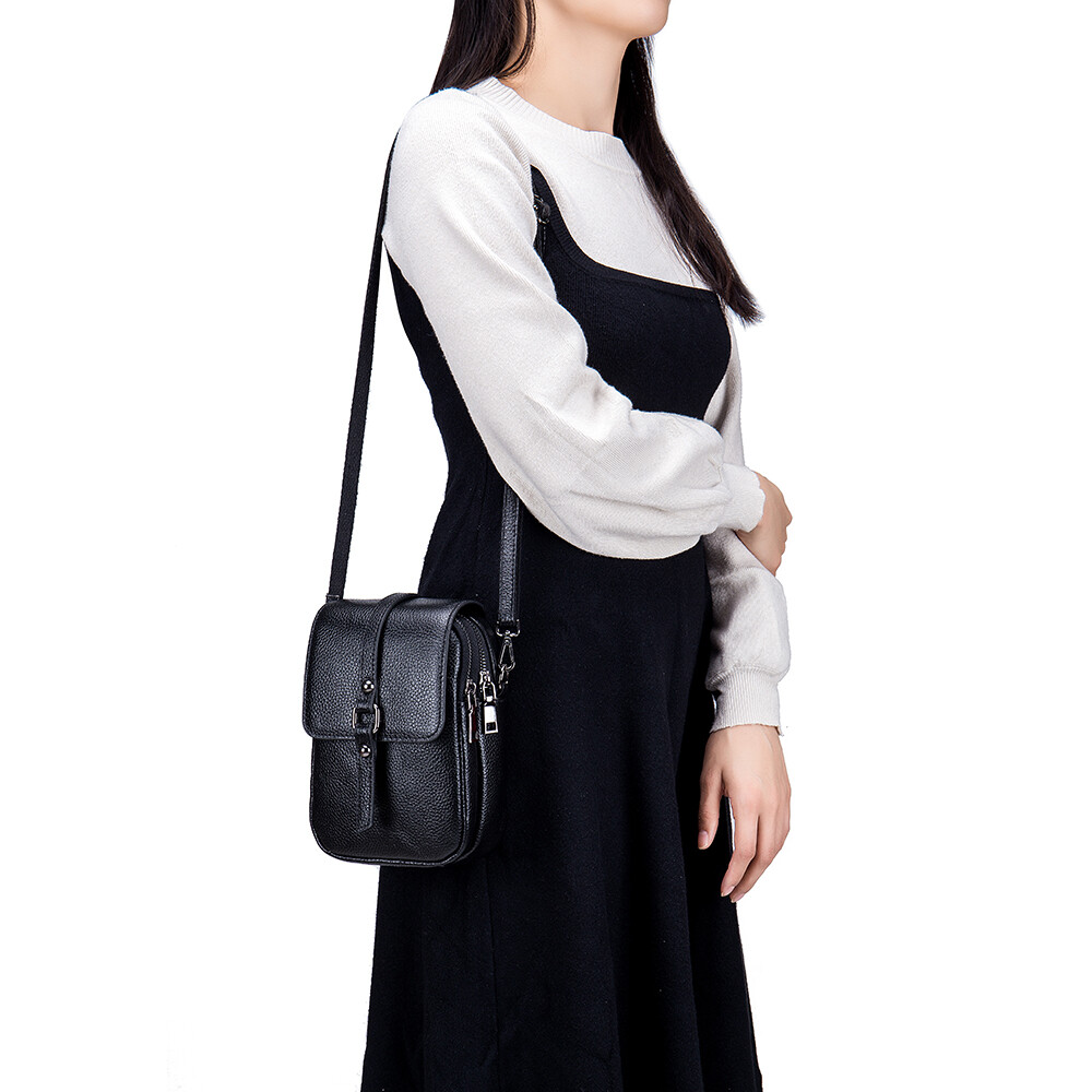 Women’s Large Capacity Cross-body Shoulder Bag Storage Bag Leather Zipper Bag