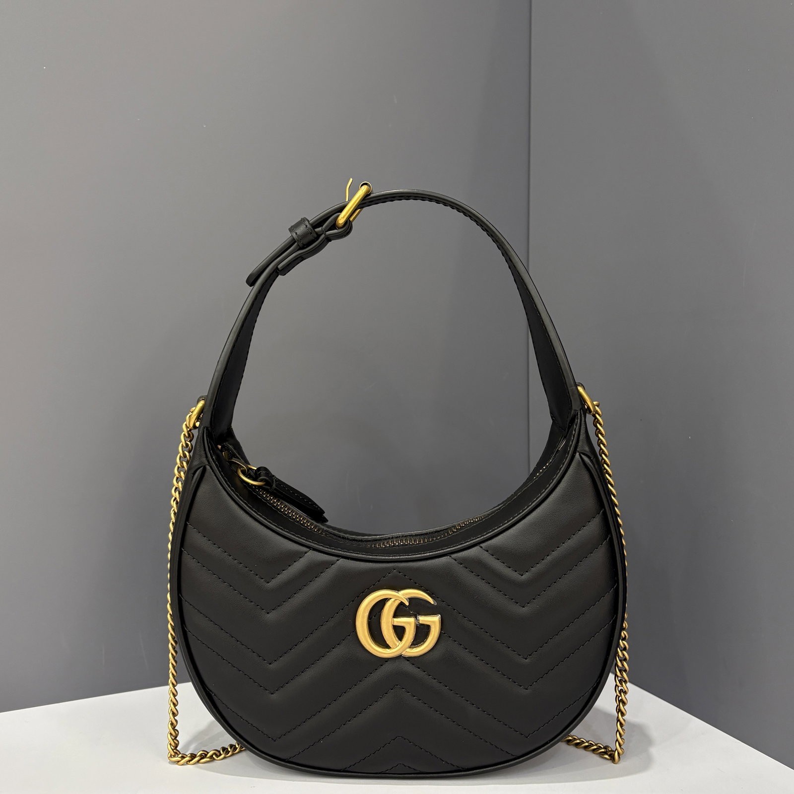 Gucci Hobo Black Calfskin (dh020226c8)