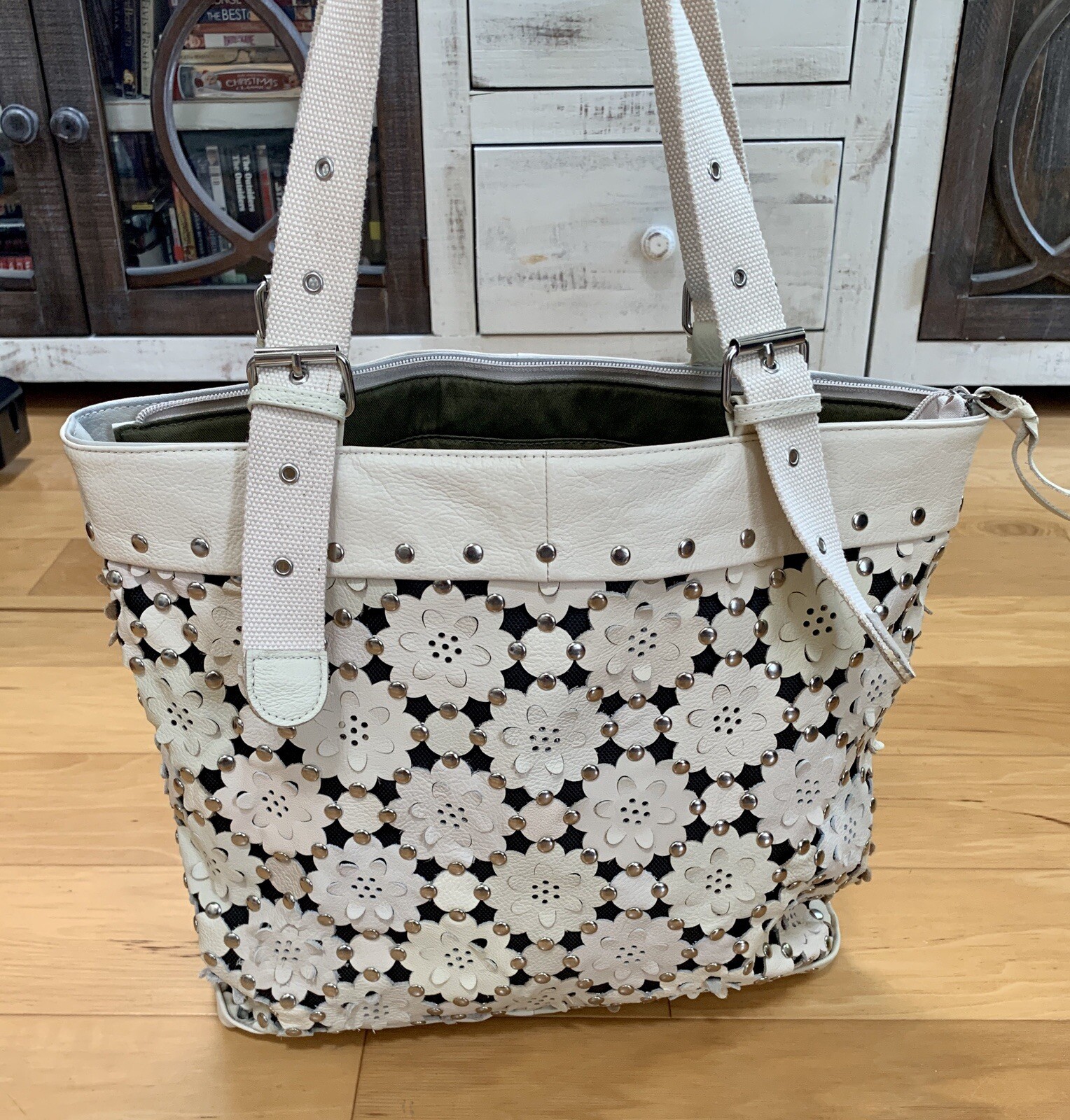 Dan W Purse Studded Floral Cut Out Shoulder Tote Bag Ivory Very Nice!