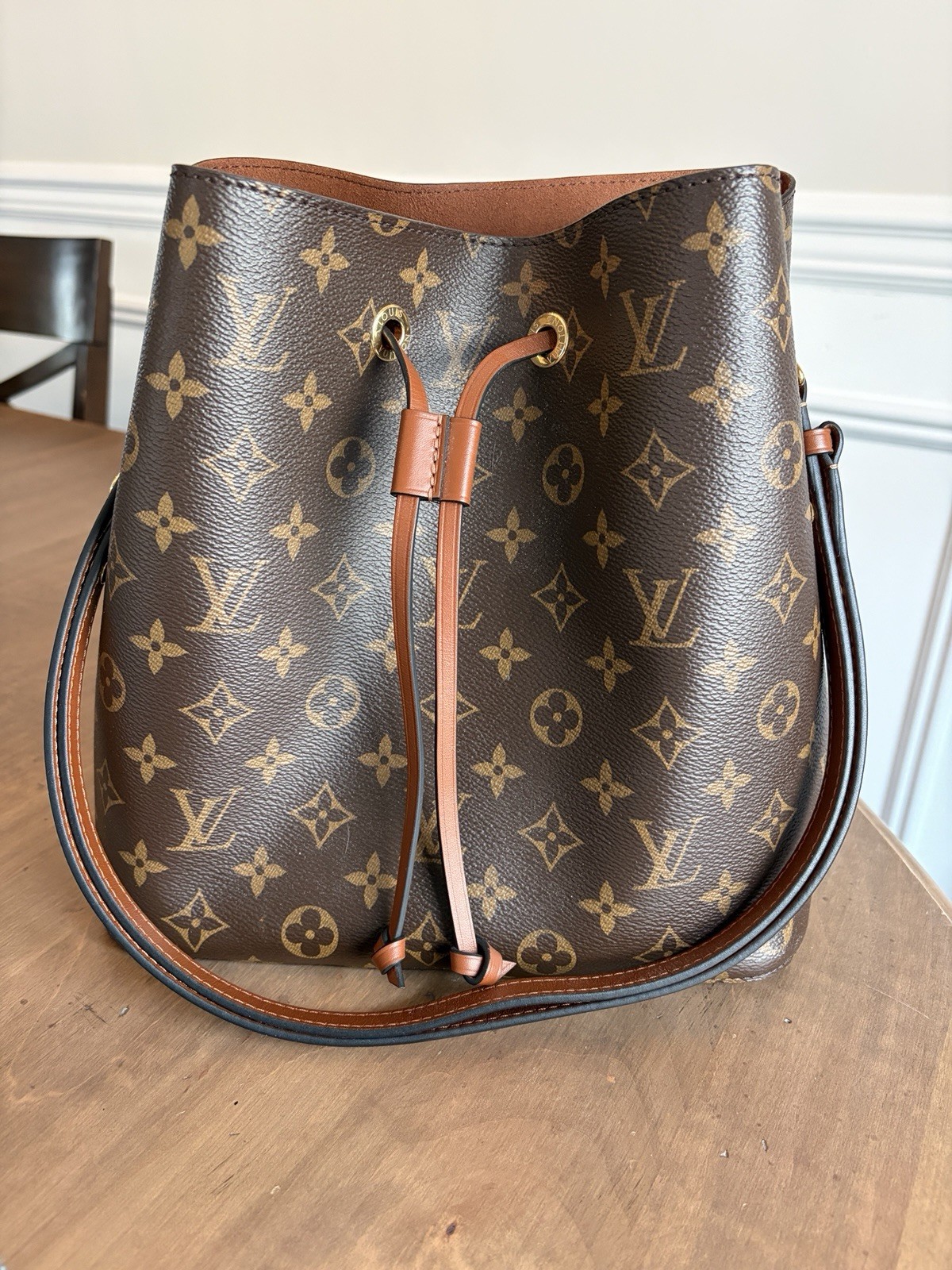 Louis Vuitton NéoNoé Bucket Bag MM Brown Leather