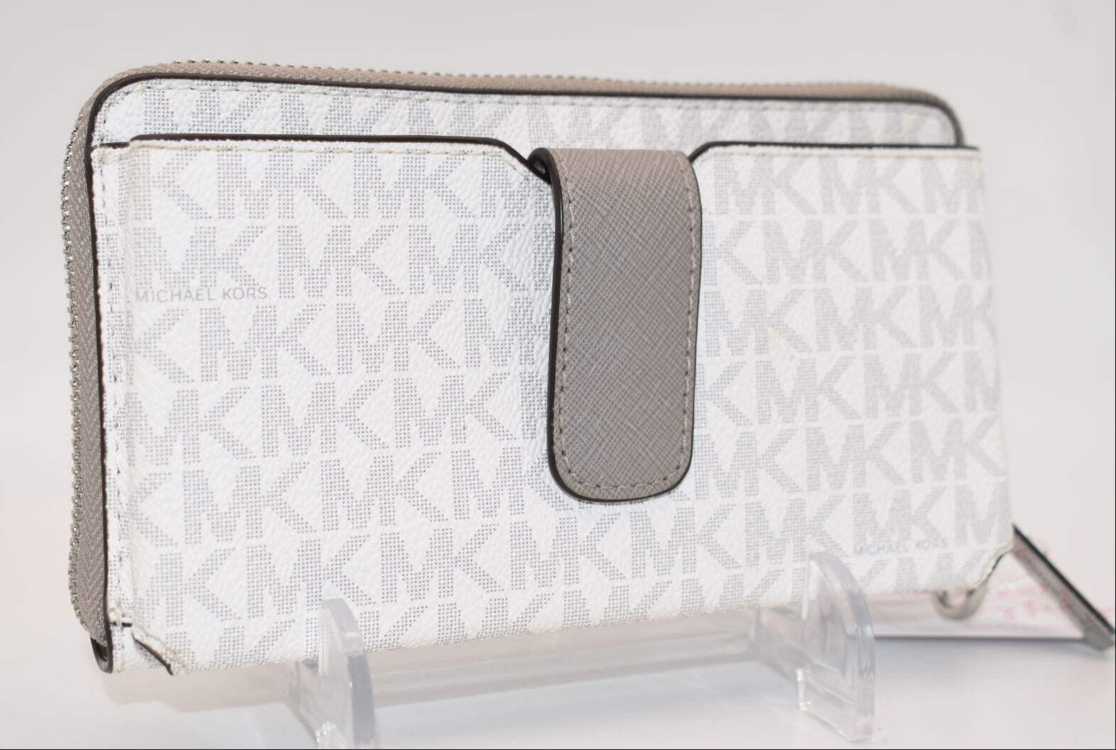 Michael Kors Jet Set Medium Zip Around Phone Holder Wristlet in Bright White