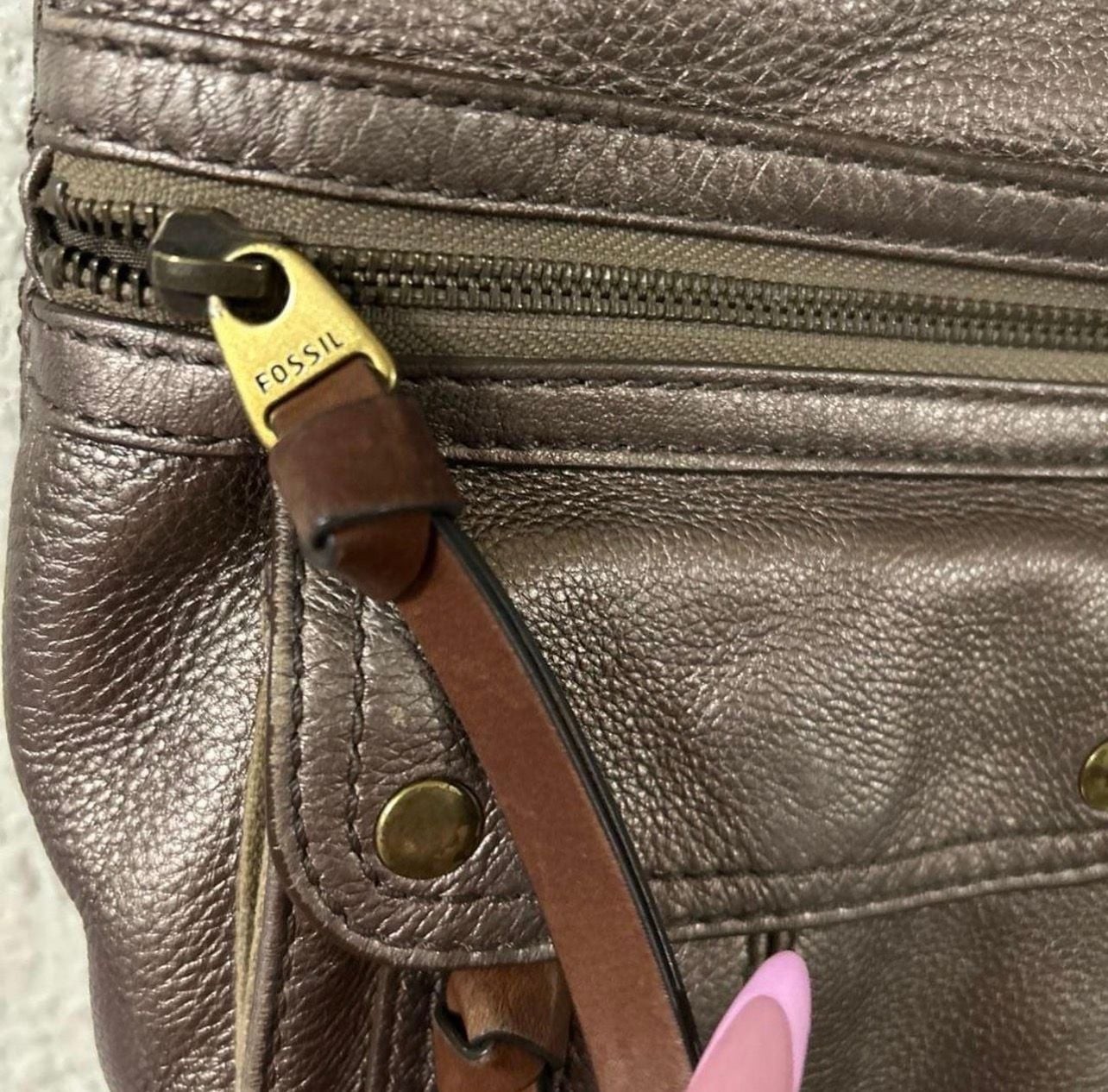 Fossil Morgan Traveler Gold Metallic Pebbled Leather Crossbody Bag