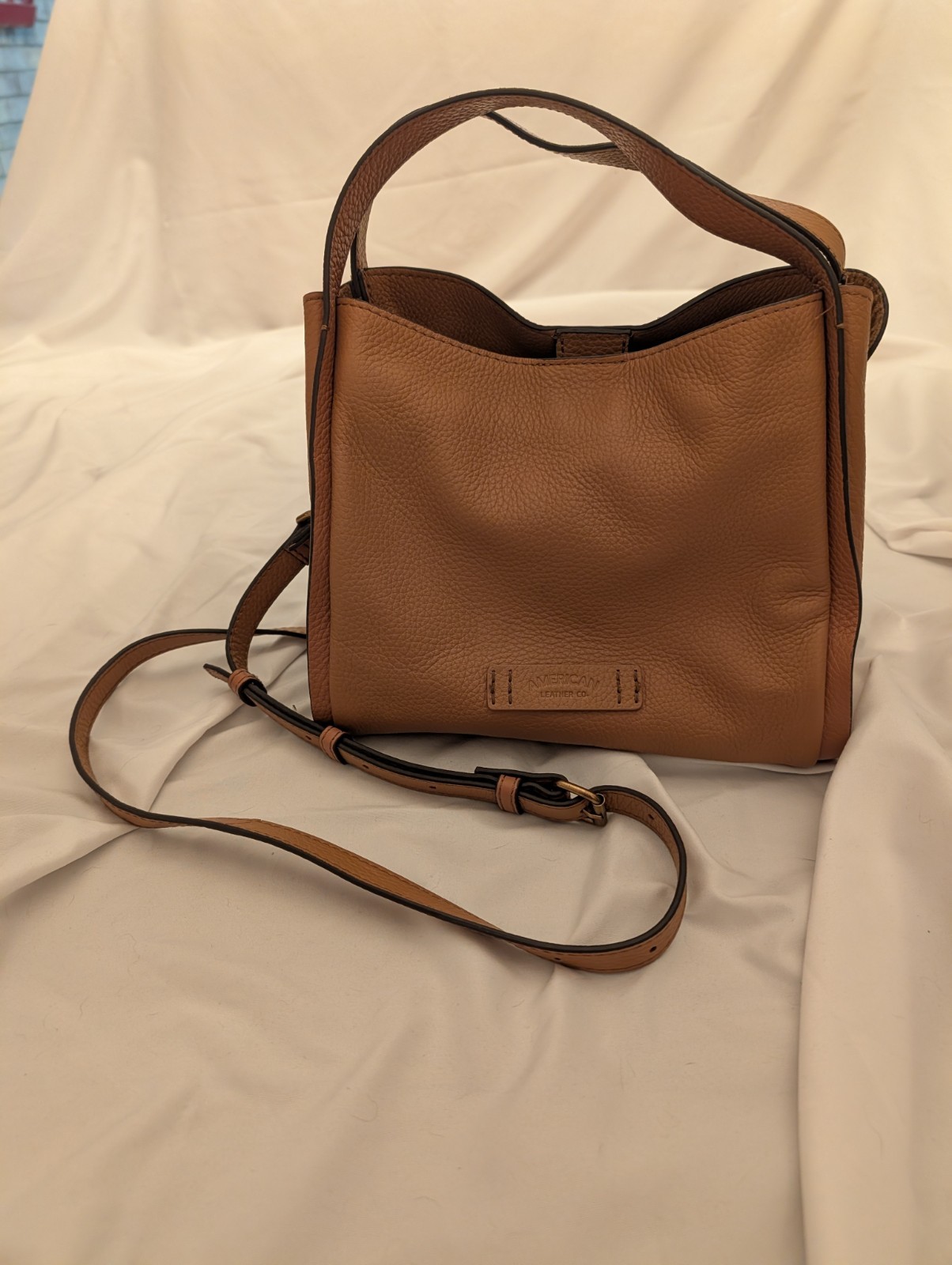 American Leather Co. Auburn Convertible Crossbody Cafe Latte w/Leather Spray NWT