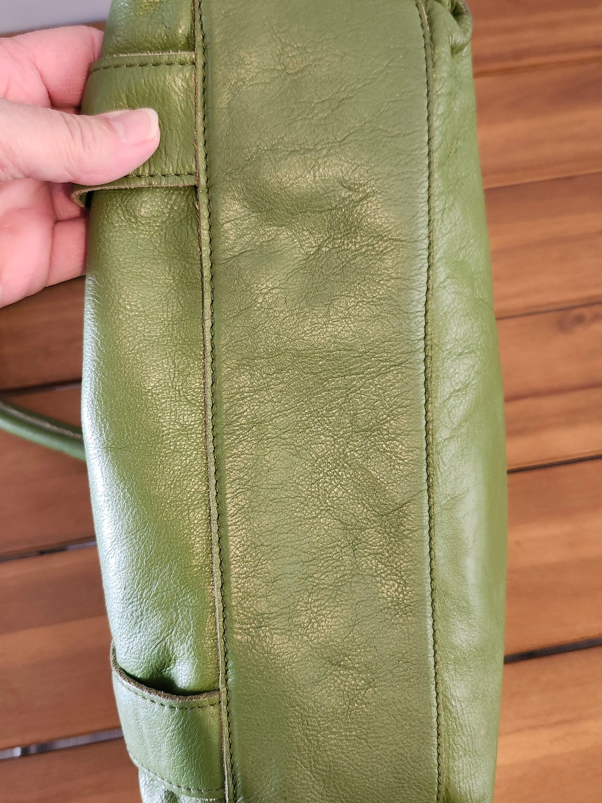 Innue Leather Shoulder Handbag Light Green In Excellent Condition 11 X 15″