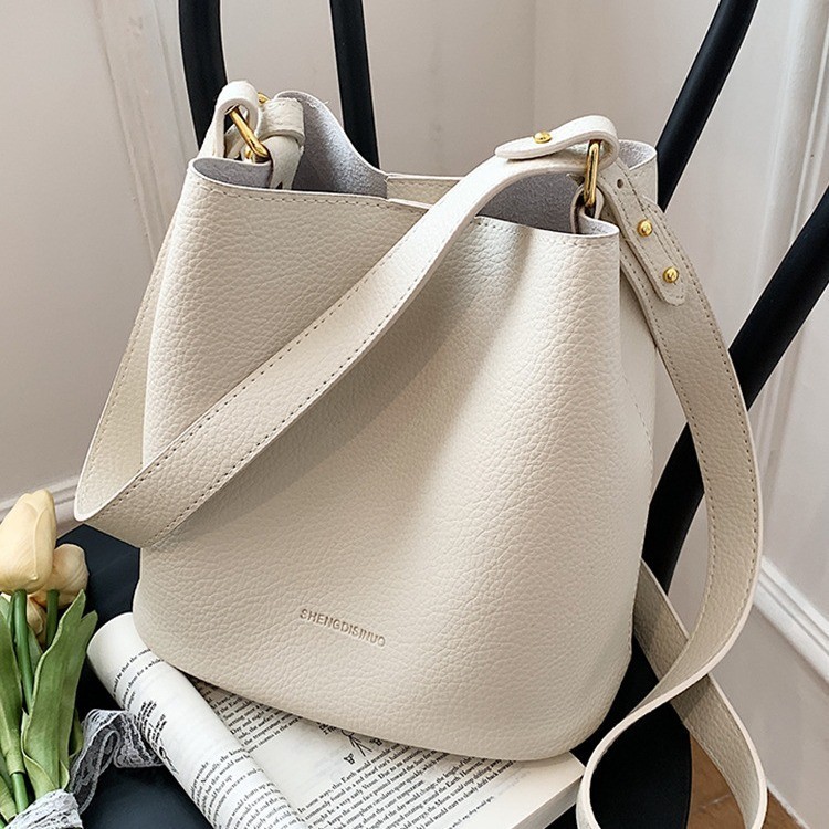 Stylish Women’s Shoulder Bag – Luxe Commuter Tote & Simple Bucket Bag Set