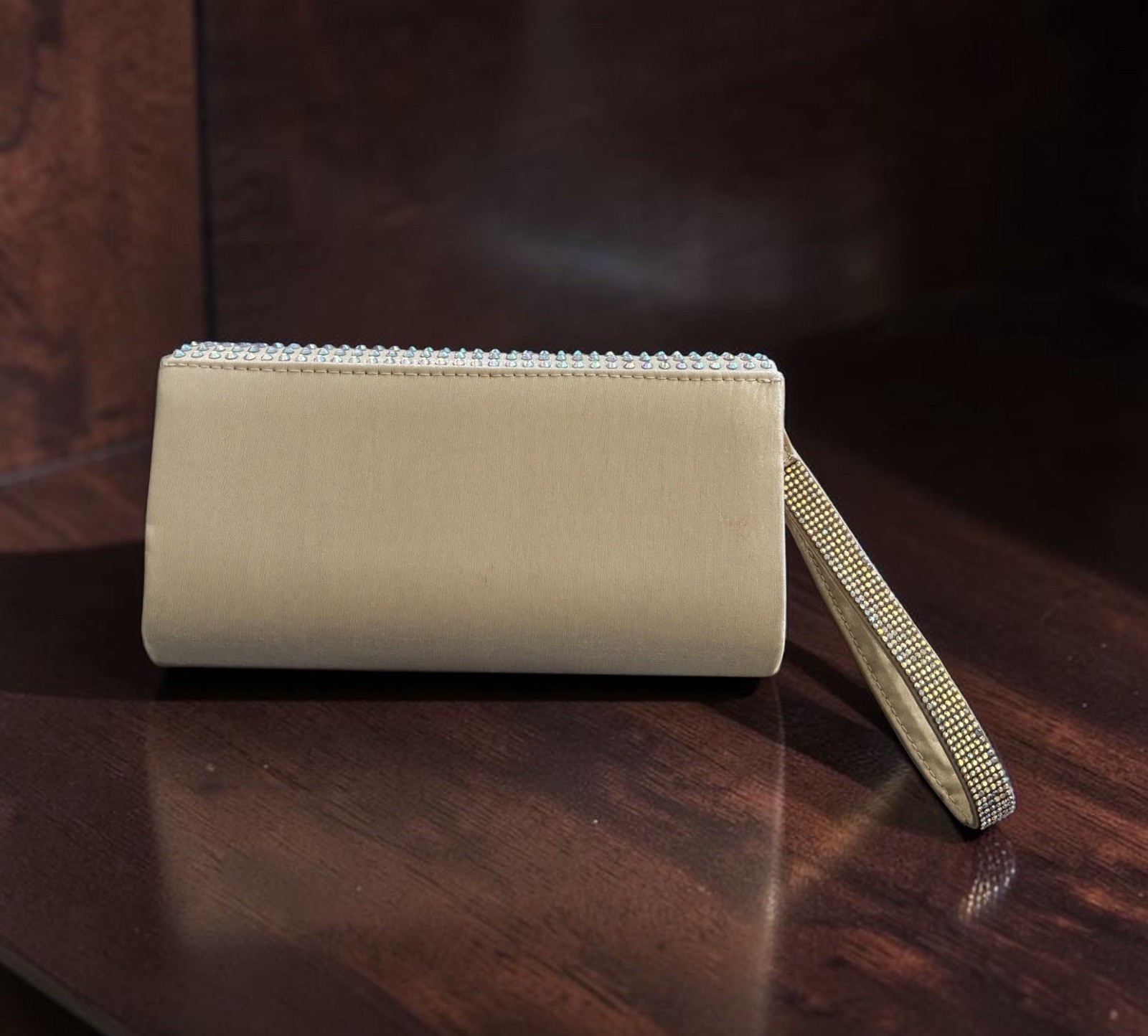 Jessica McClintock Ivory Rhinestone Clutch Detachable Gold Chain Wrist Strap