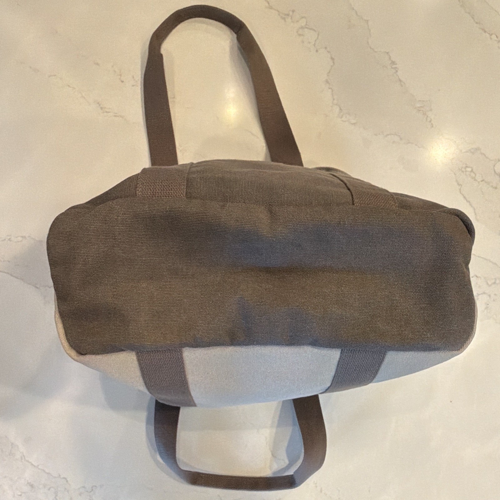 FLIGHT Outfitters Zip Top Tote Bag Gray/Beige Outer & Inner Pockets-4 zip pocket