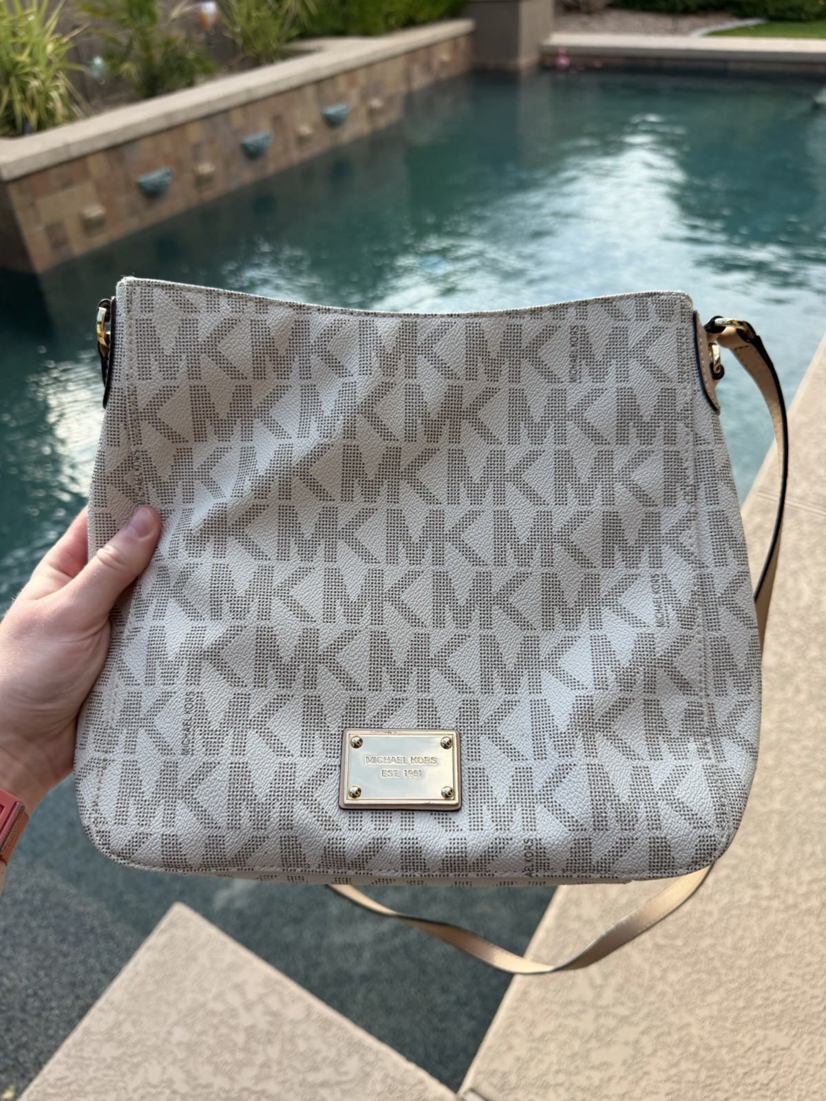Michael Kors Beige Logo Shoulder Bag Zip, Adjustable Strap, Inner Pockets
