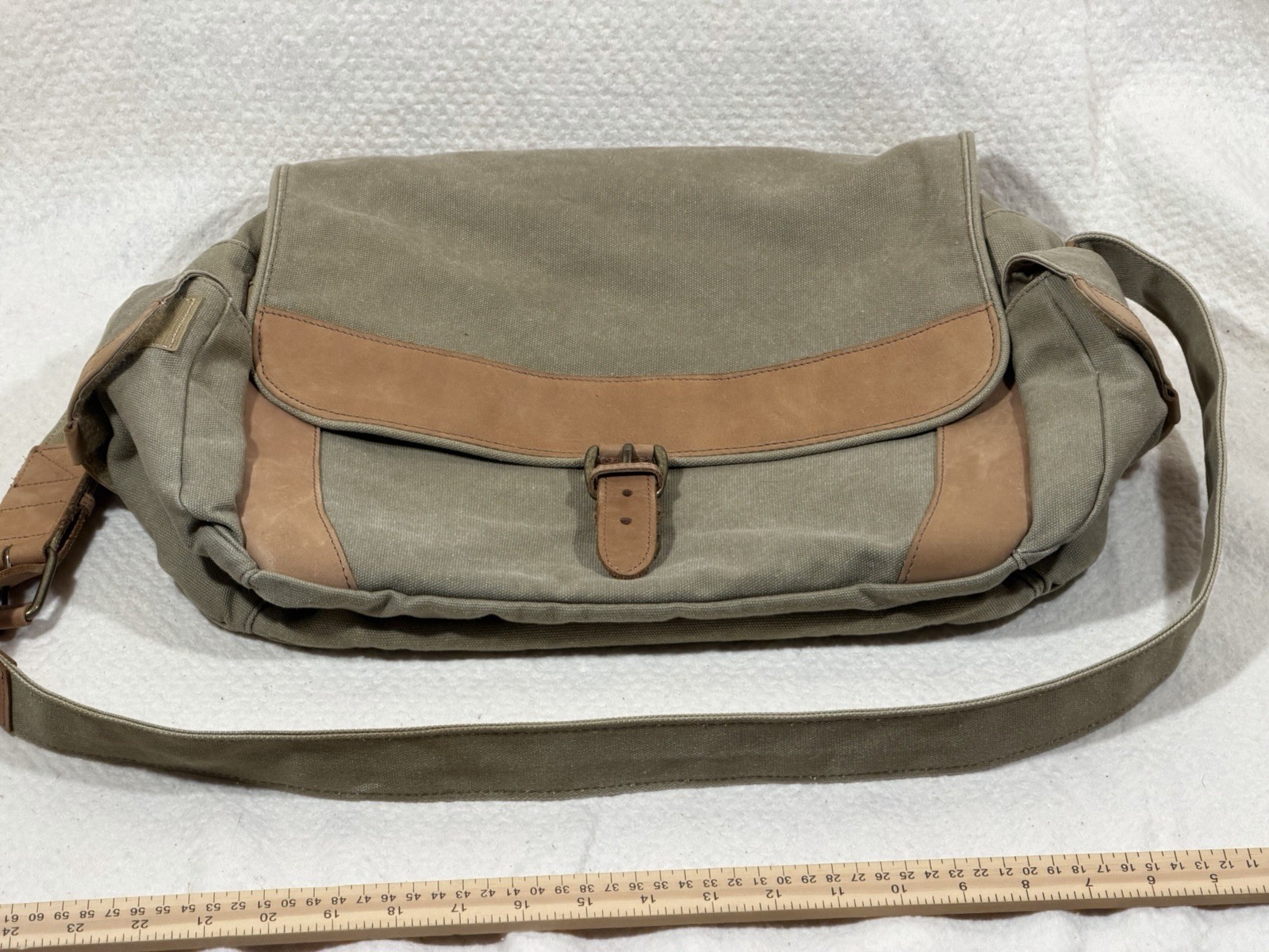 LL Bean Canvas Leather Messenger Bag Olive Travel Heritage Workwear Style