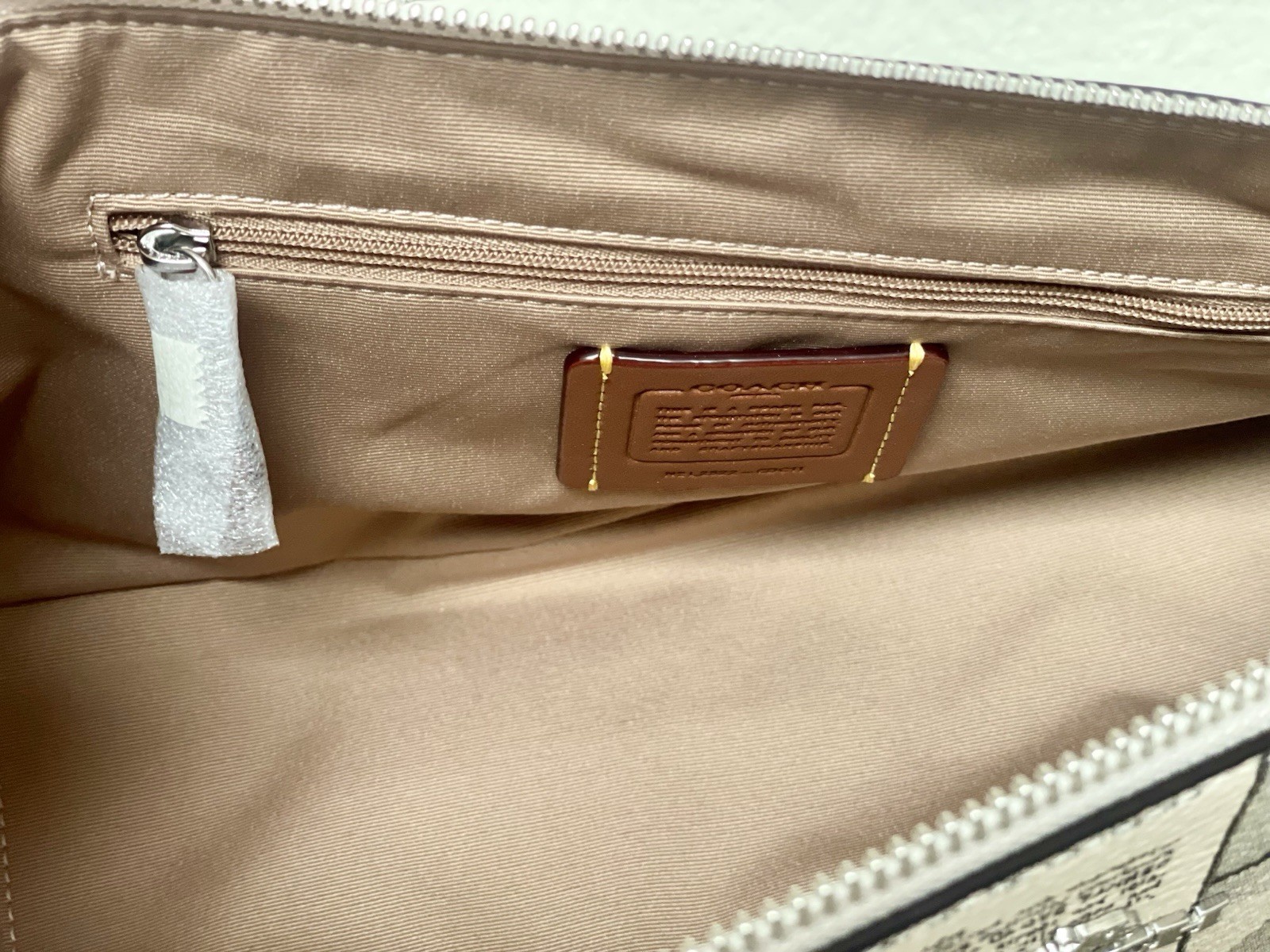 NWT Coach Asher Newspaper Print Shoulder Bag CDC11 In Silver/Chalk Multi