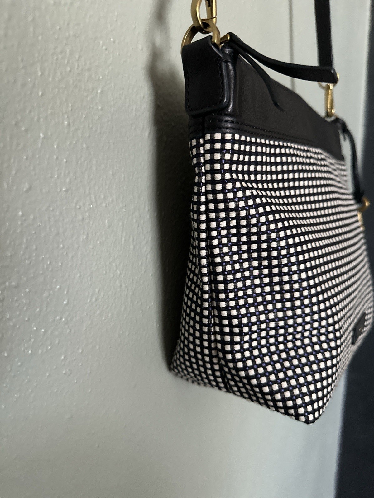 🗝️Fossil Women’s Fiona Large Crossbody Purse Handbag Black Key Pattern🗝️Charm