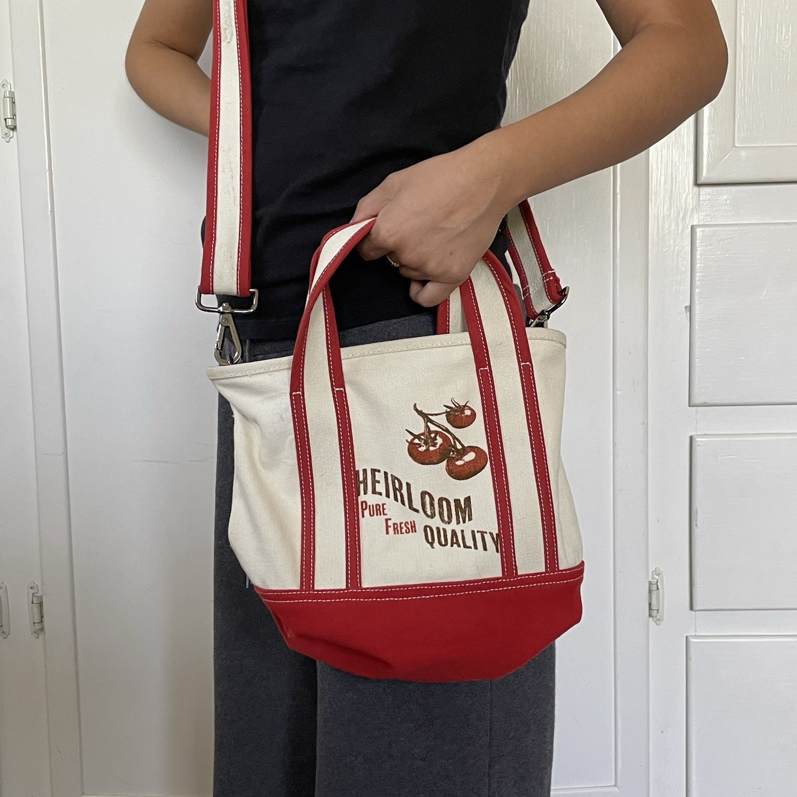Women’s Beige/Red Tote Bag Embroidered Tomato Graphic Zip, Detachable Strap