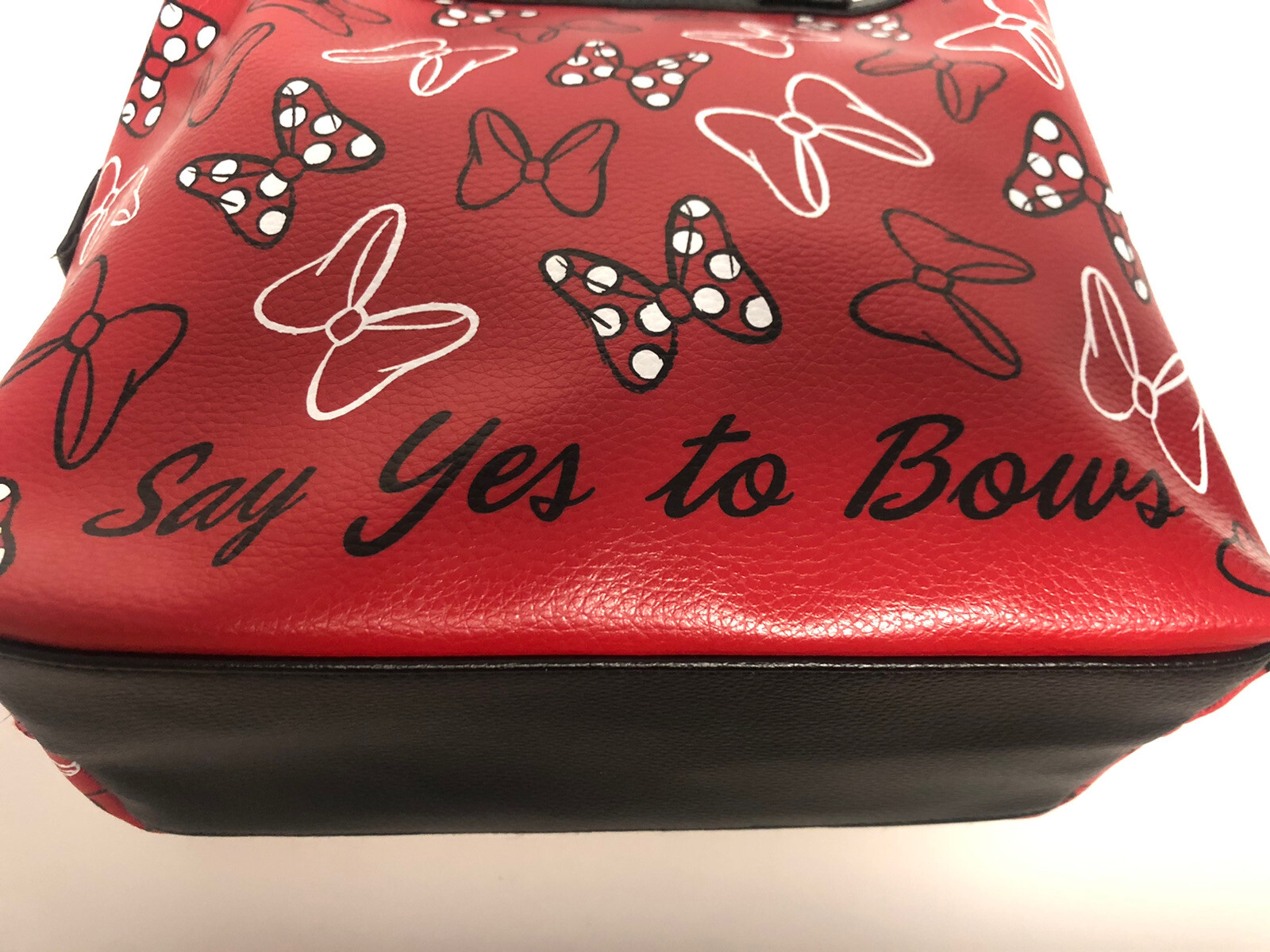 Limited Edition Disney Parks Minnie Mouse Say Yes to Bows Satchel Handbag Purse