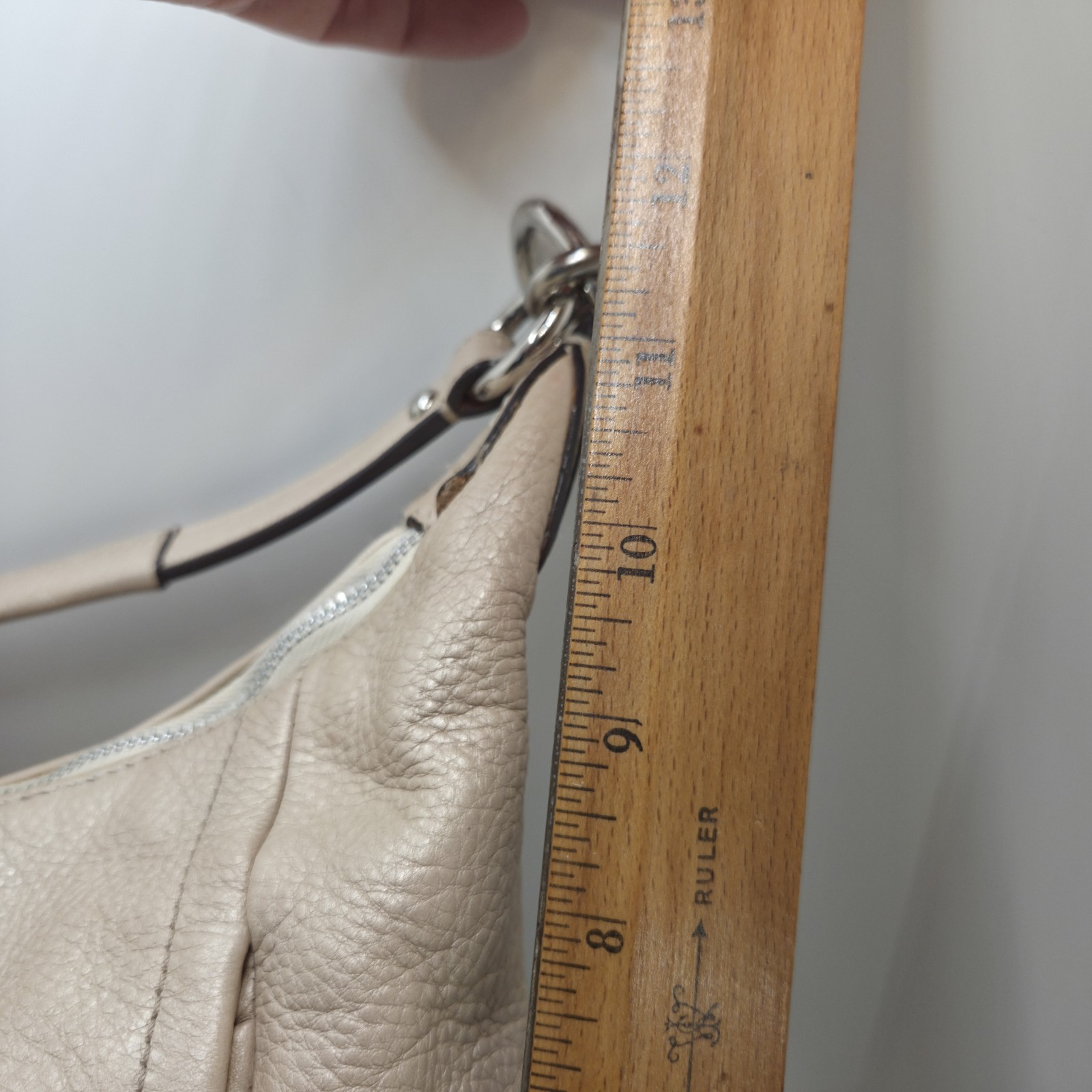 COACH KRISTIN CHAMPAGNE LEATHER HOBO SHOULDER HANDBAG L1126-19303 EUC Clean