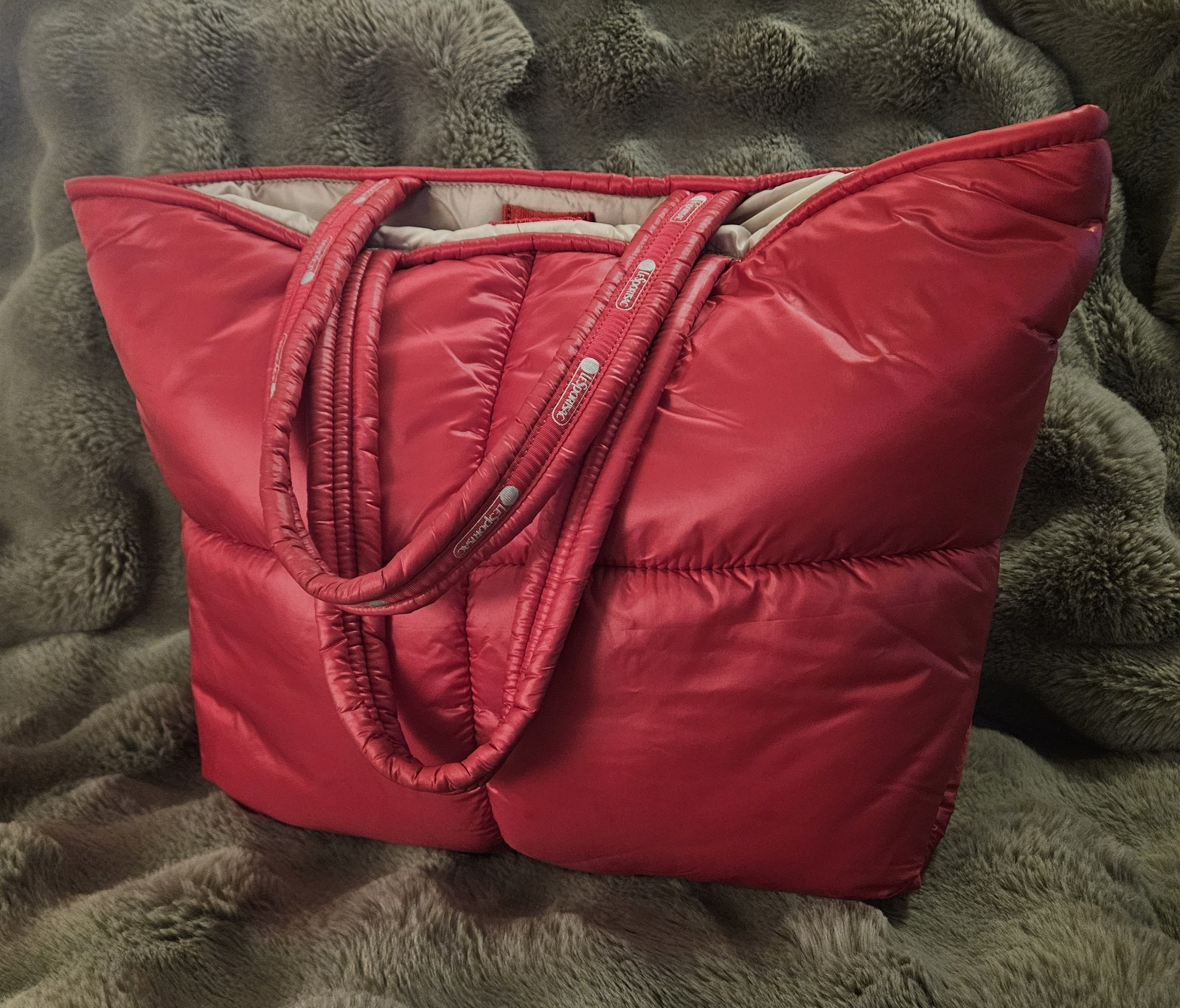 LeSportsac Red Large Tote Bag Snap Closure Lined Inner Pockets Silver Hardware